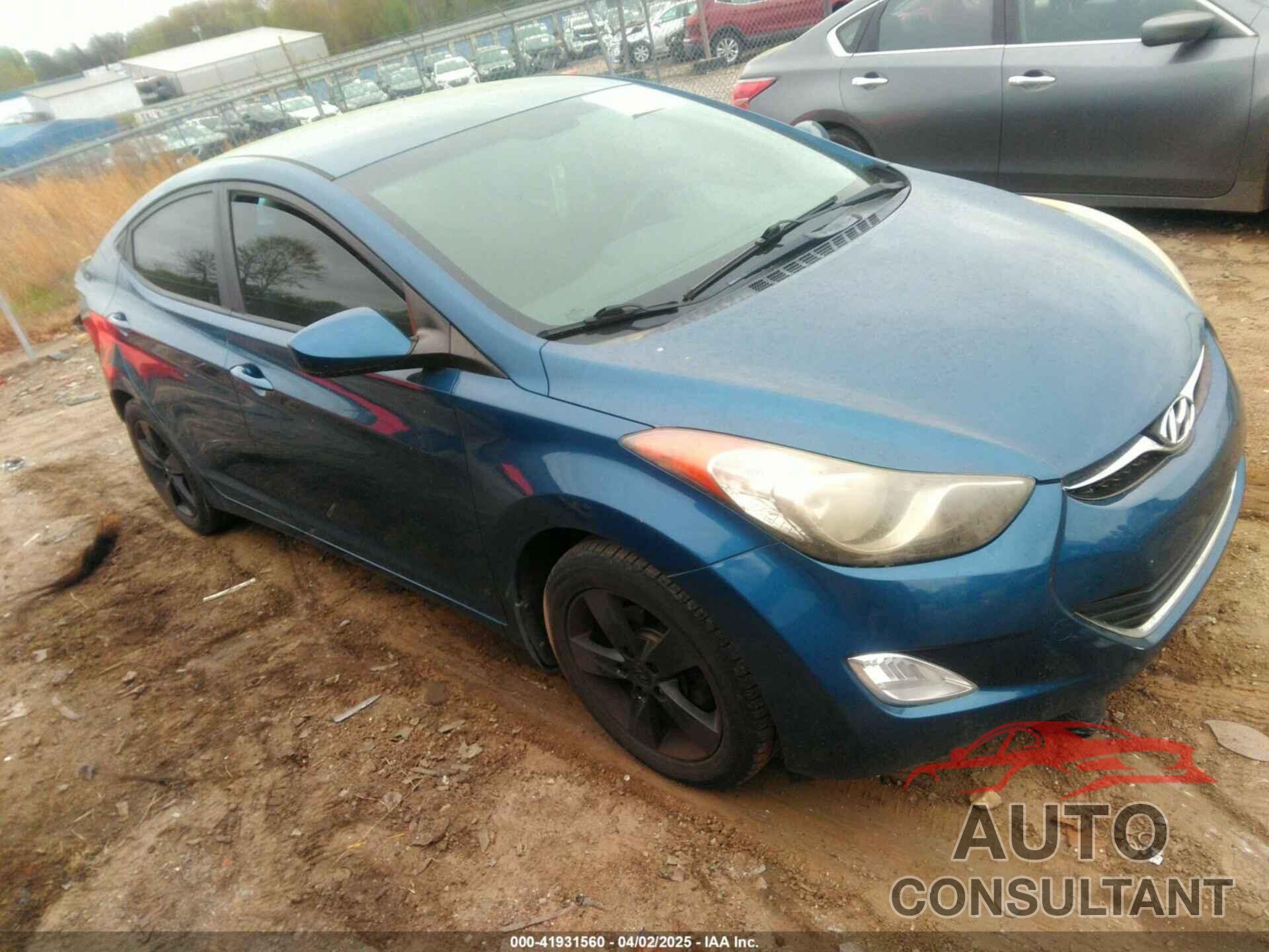 HYUNDAI ELANTRA 2013 - KMHDH4AE8DU976727