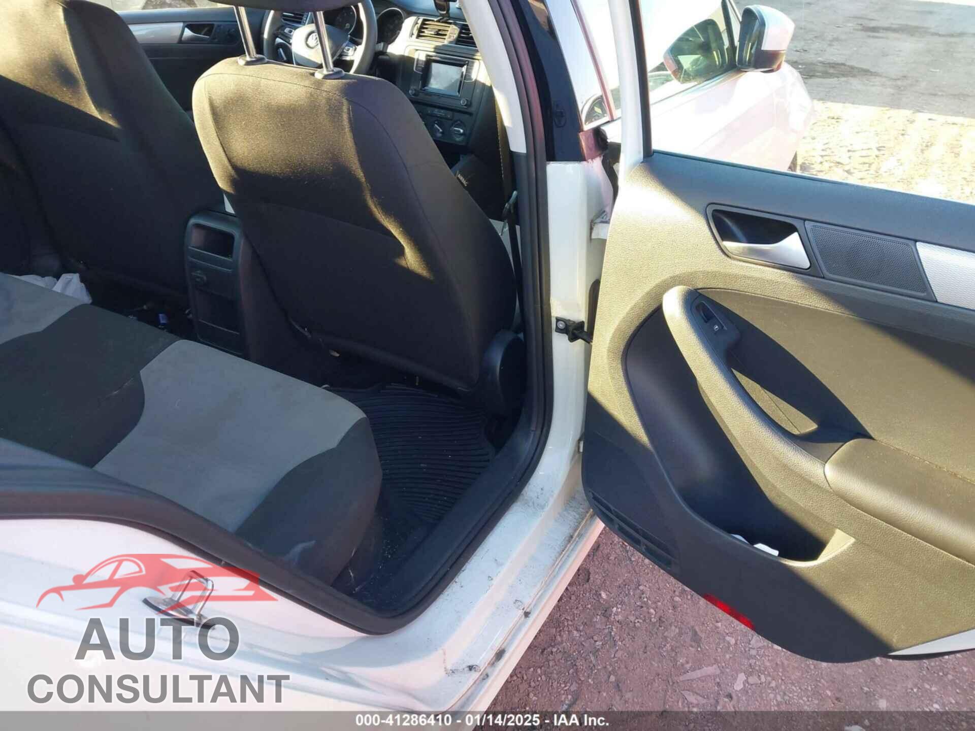 VOLKSWAGEN JETTA 2017 - 3VW2B7AJ1HM347300