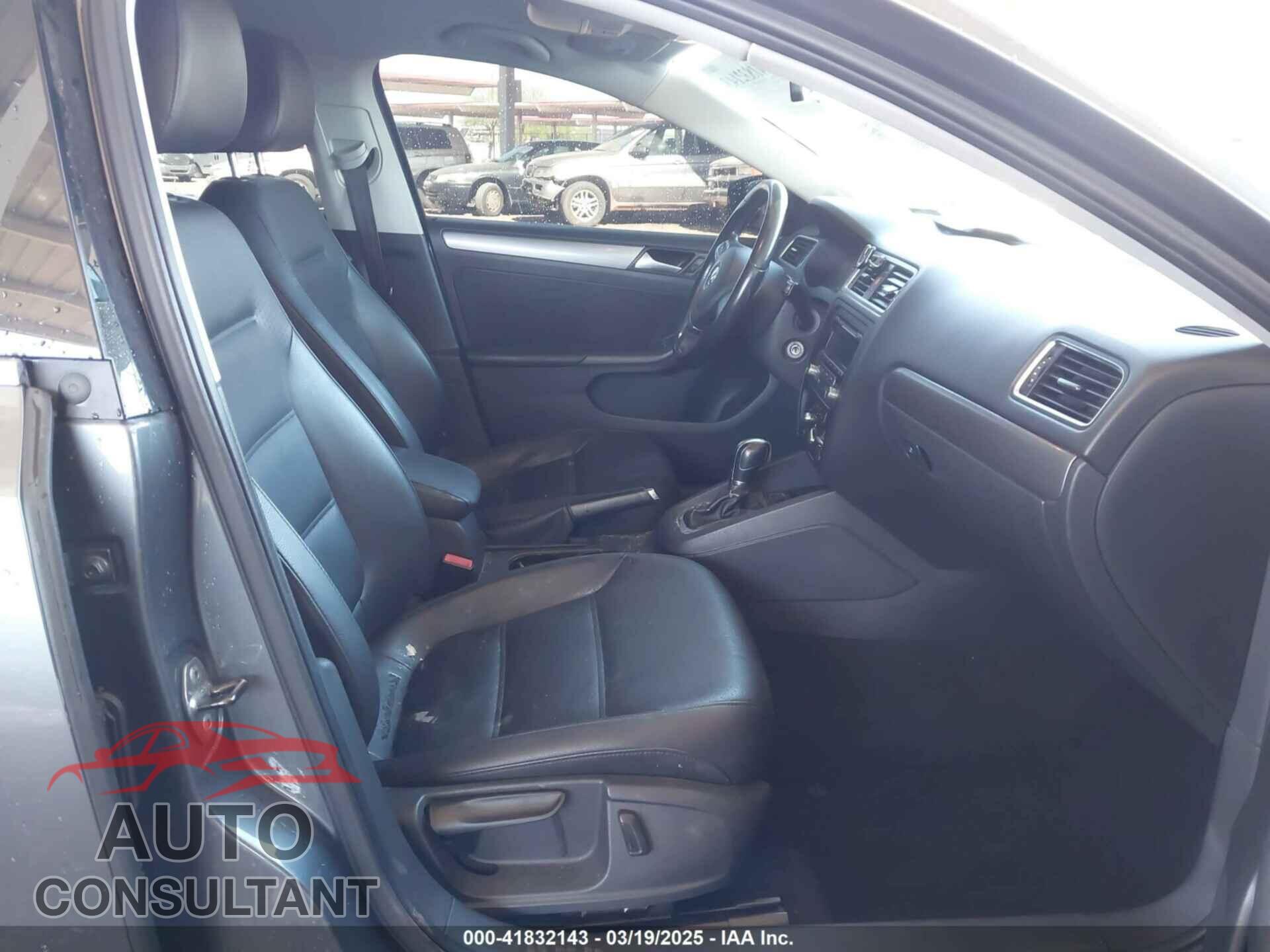 VOLKSWAGEN JETTA 2014 - 3VWLL7AJ4EM428997