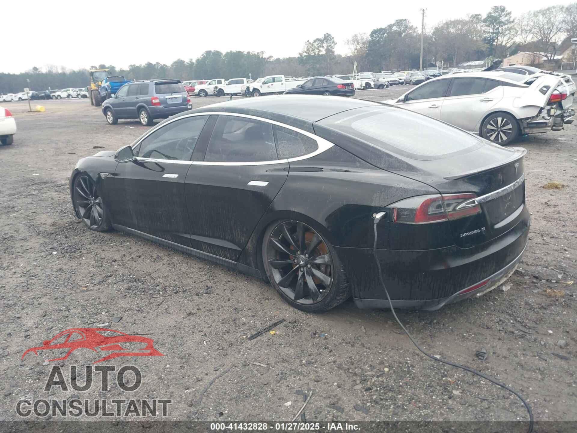 TESLA MODEL S 2013 - 5YJSA1DPXDFP10081