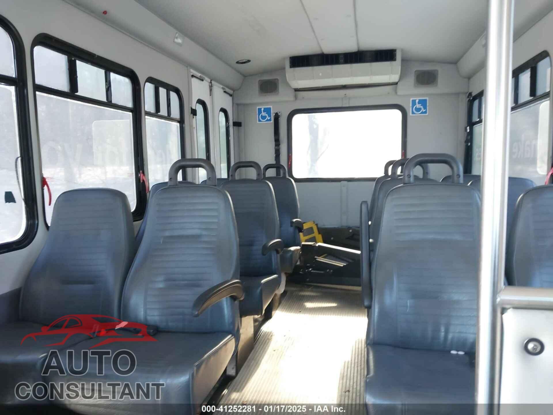 FORD E-350 CUTAWAY 2010 - 1FDEE3FS0ADA62862