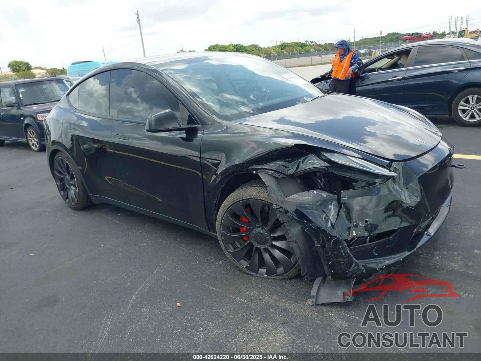 TESLA MODEL Y 2020 - 5YJYGDEF6LF049776