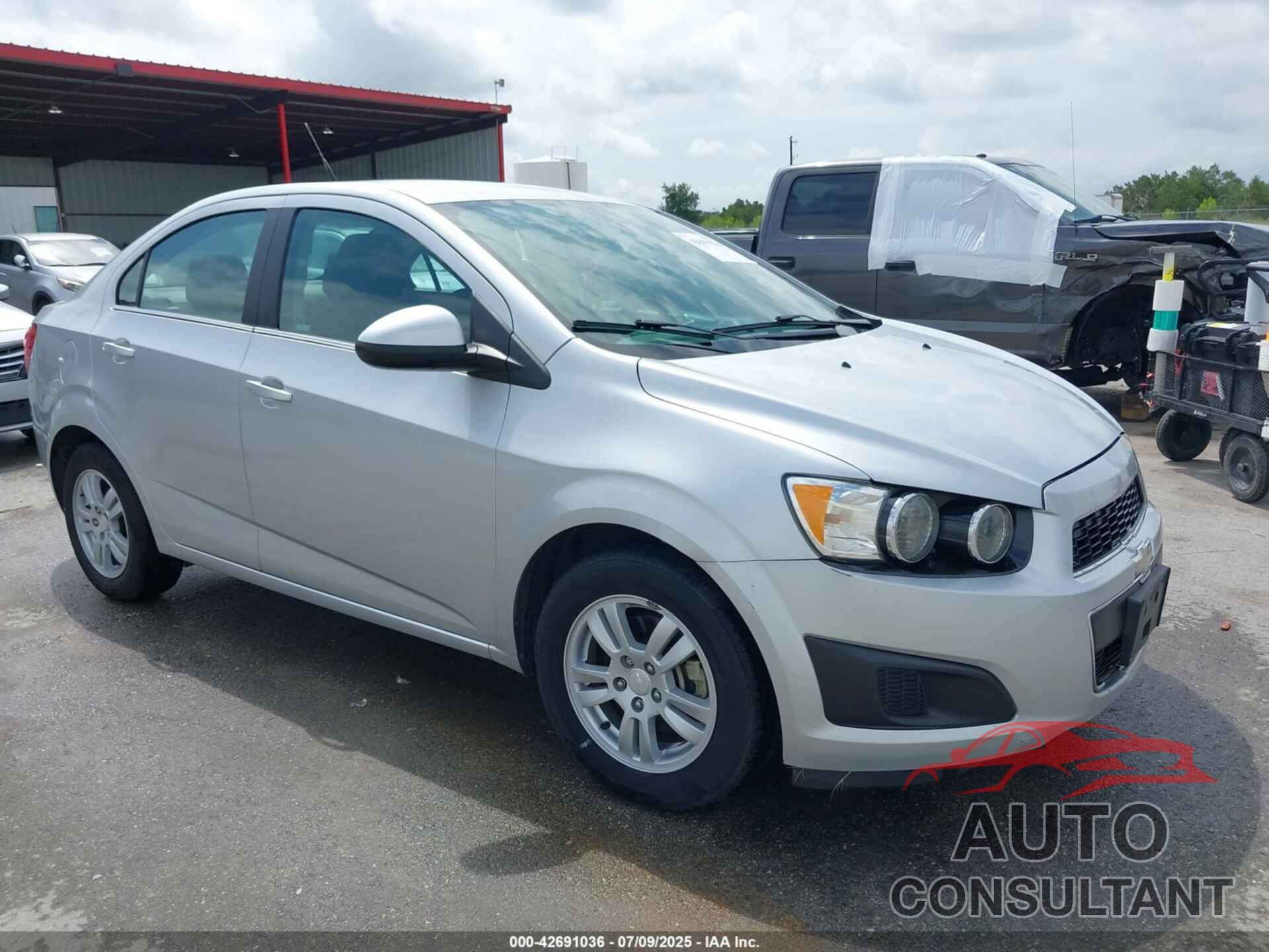 CHEVROLET SONIC 2014 - 1G1JC5SH8E4192787