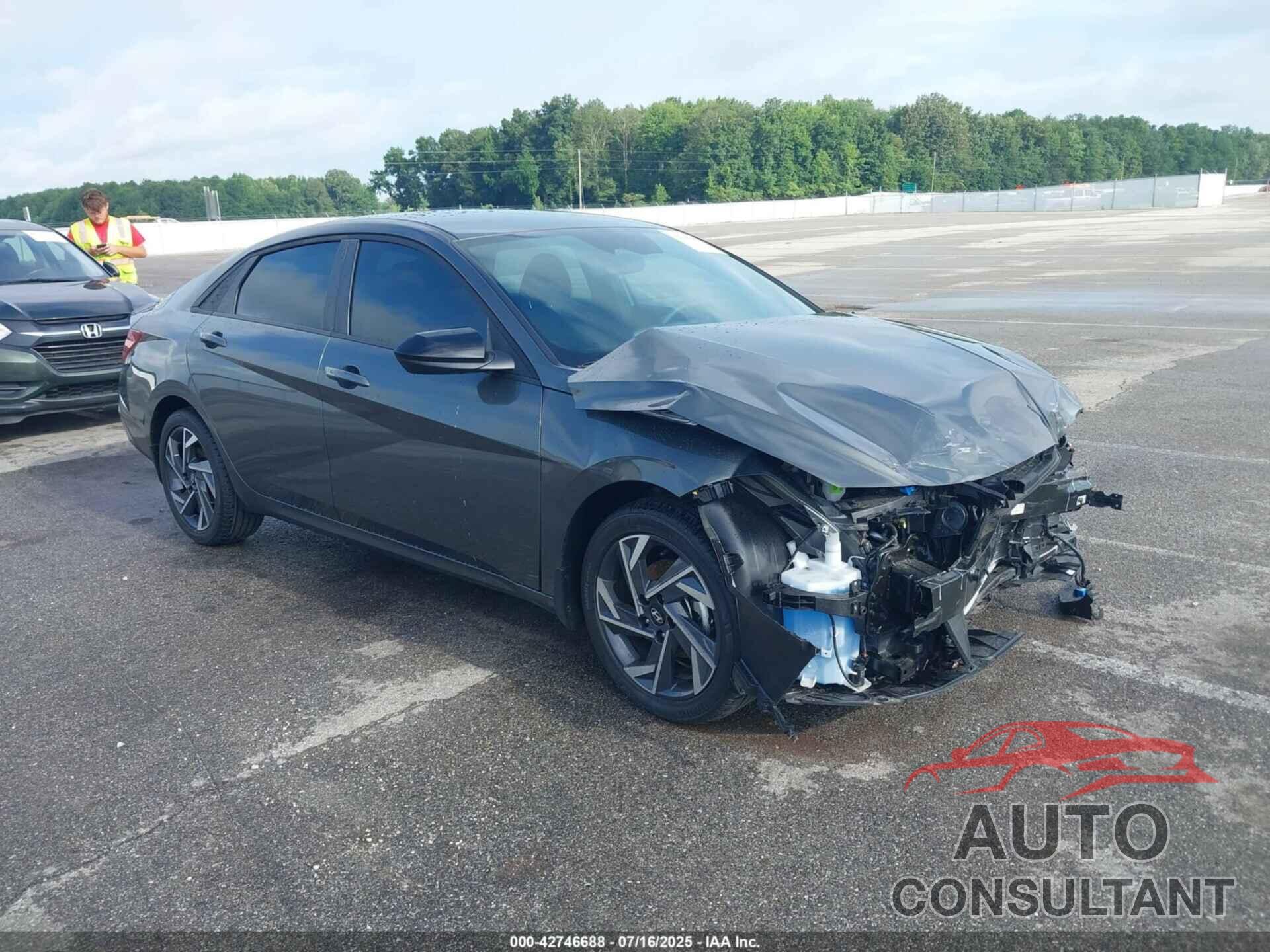 HYUNDAI ELANTRA 2025 - KMHLM4DG0SU930603