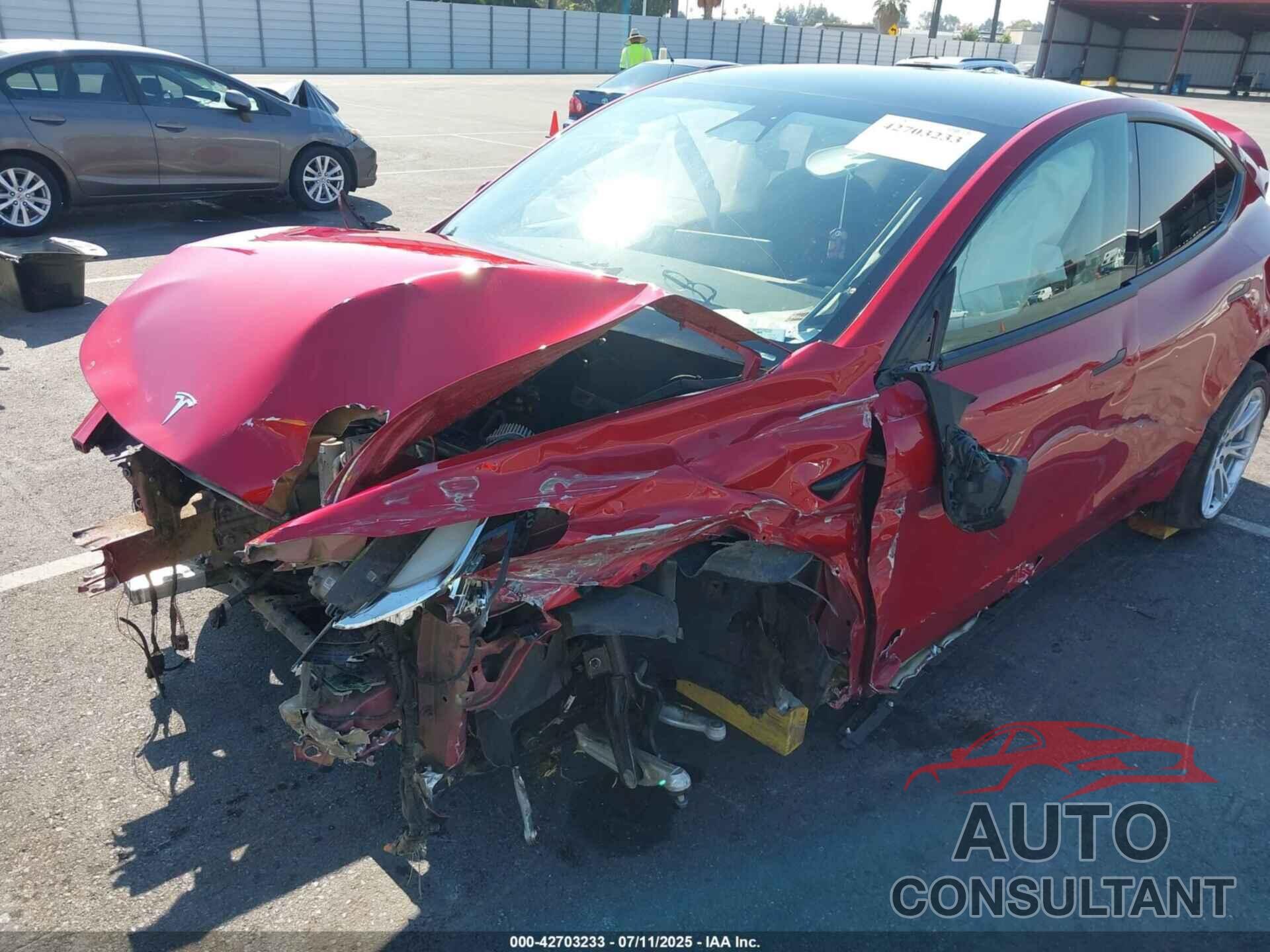 TESLA MODEL Y 2021 - 5YJYGDEEXMF213801