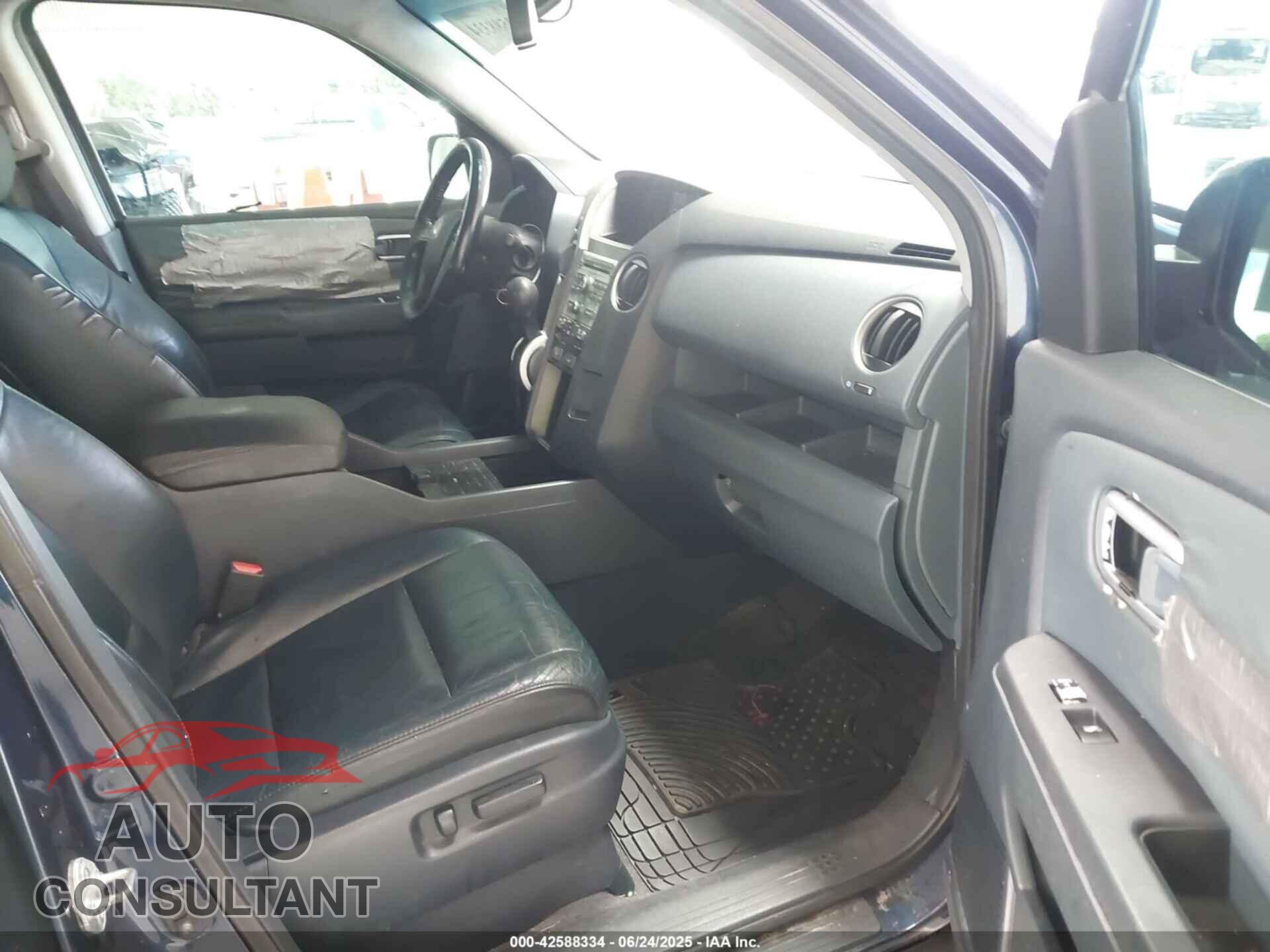 HONDA PILOT 2009 - 5FNYF38509B012425