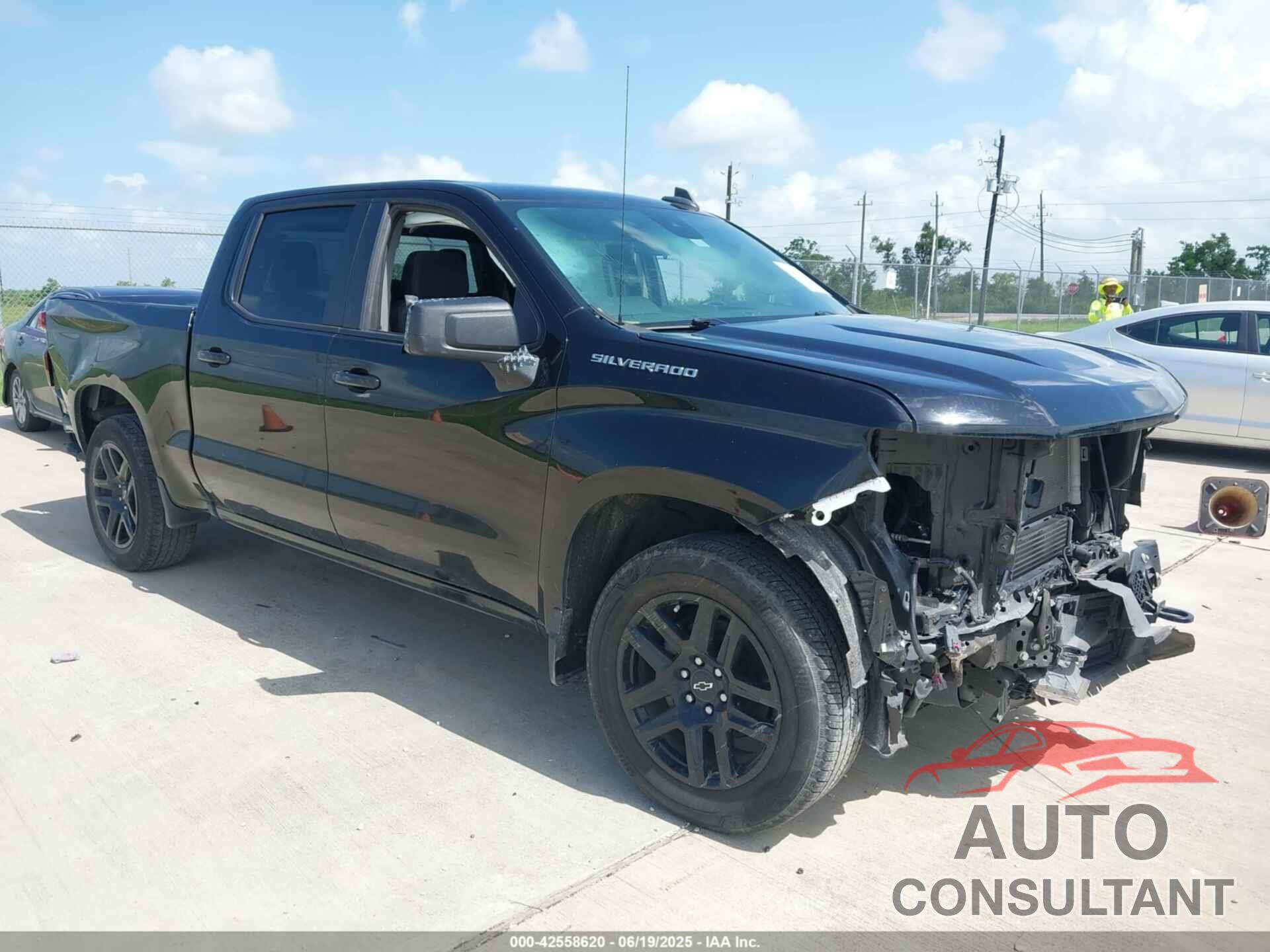 CHEVROLET SILVERADO 1500 2022 - 1GCPABEK8NZ584071
