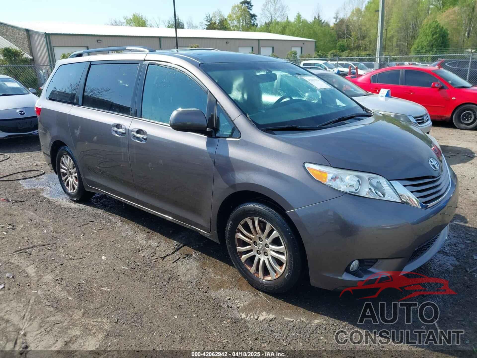 TOYOTA SIENNA 2015 - 5TDYK3DC9FS685768