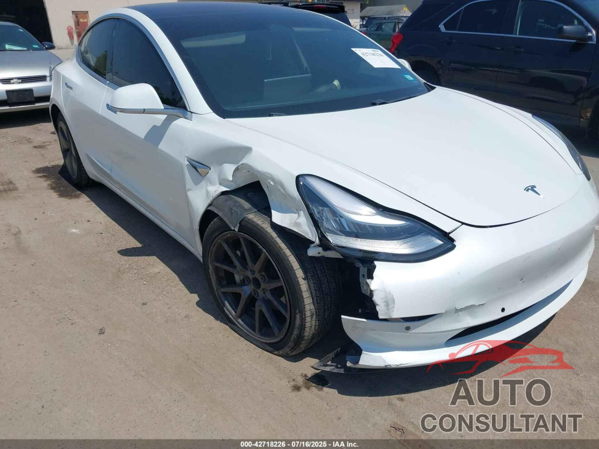TESLA MODEL 3 2018 - 5YJ3E1EA0JF019639