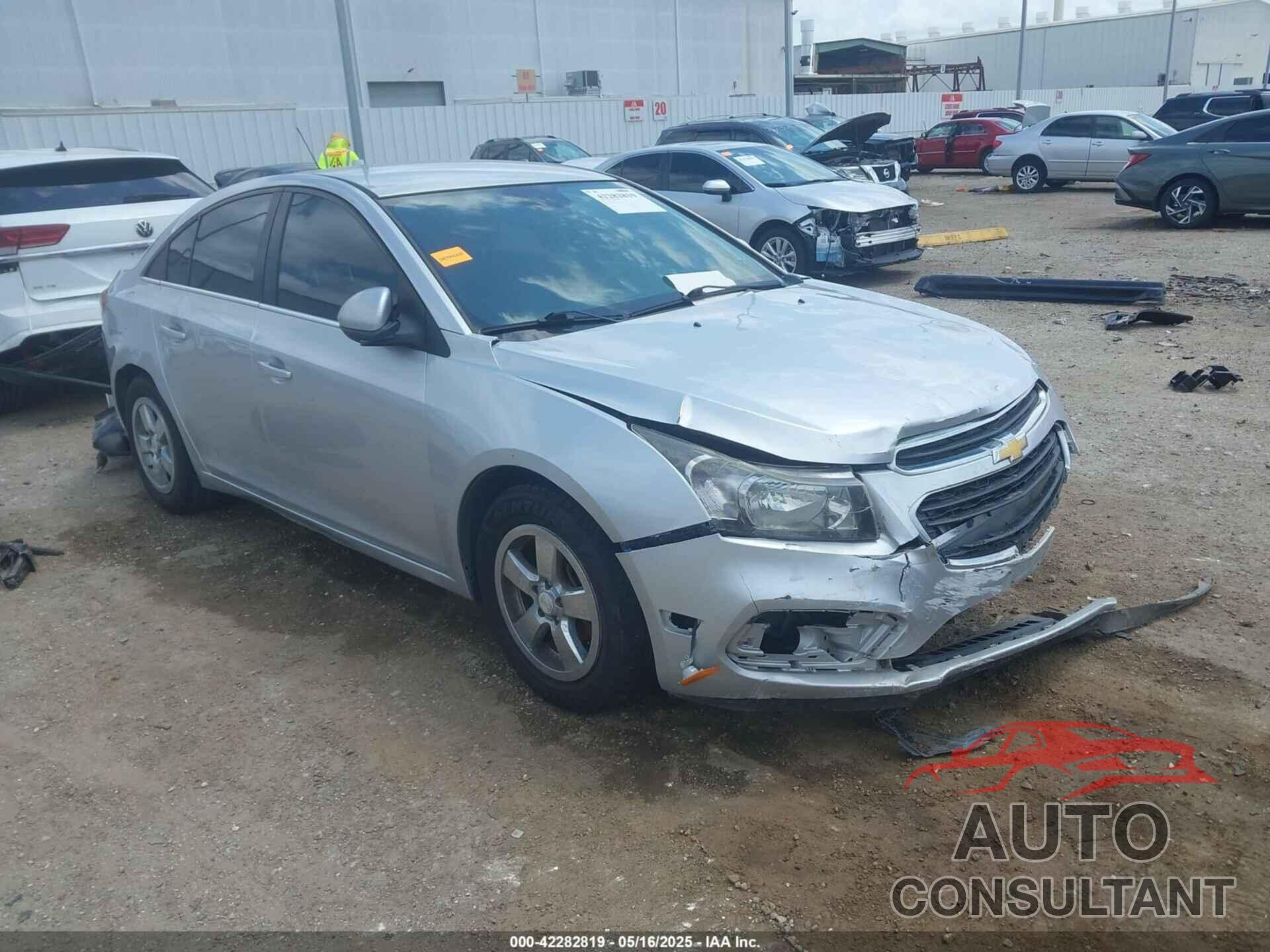 CHEVROLET CRUZE 2015 - 1G1PC5SB9F7138176