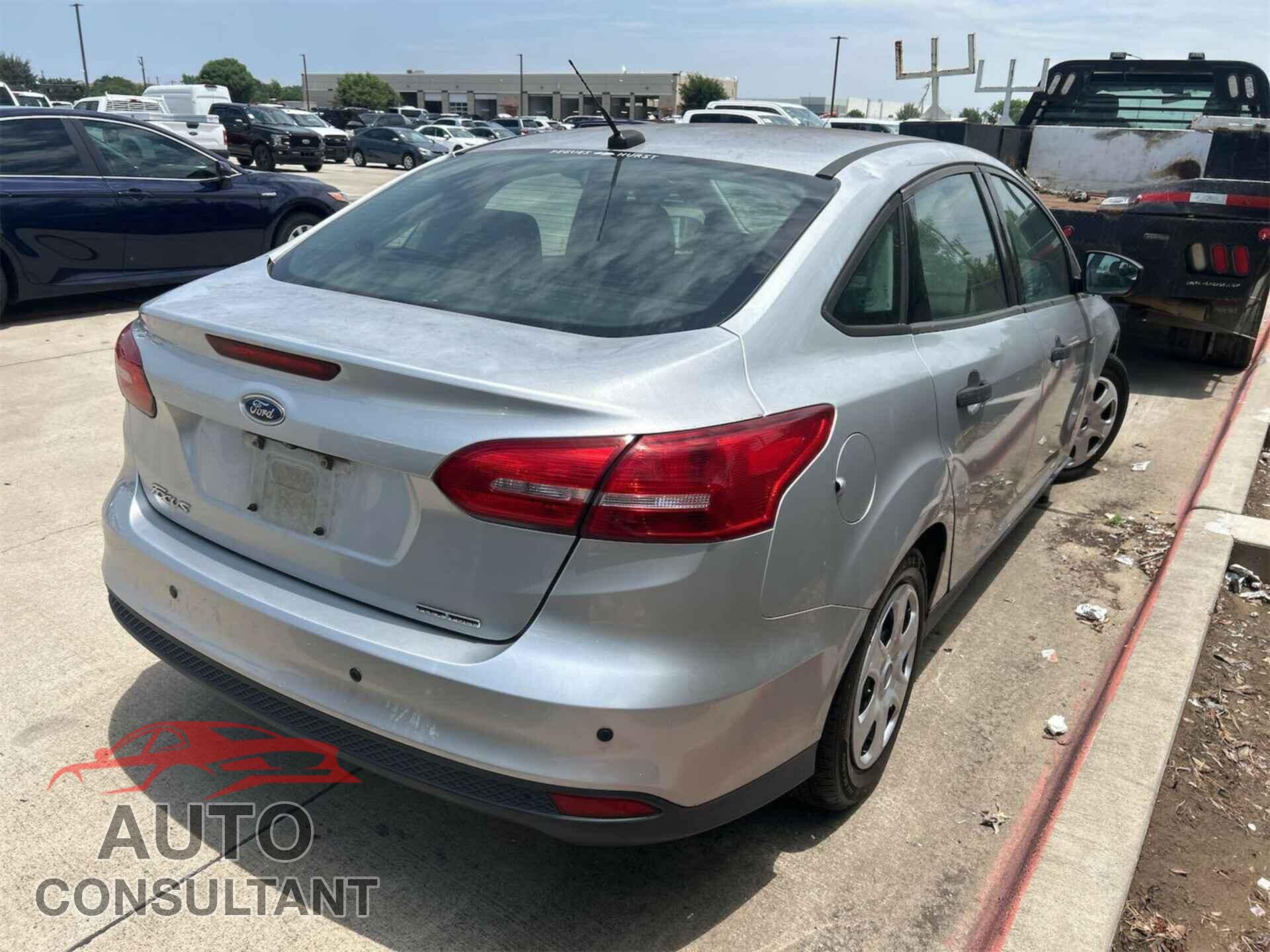 FORD FOCUS 2016 - 1FADP3E20GL322368