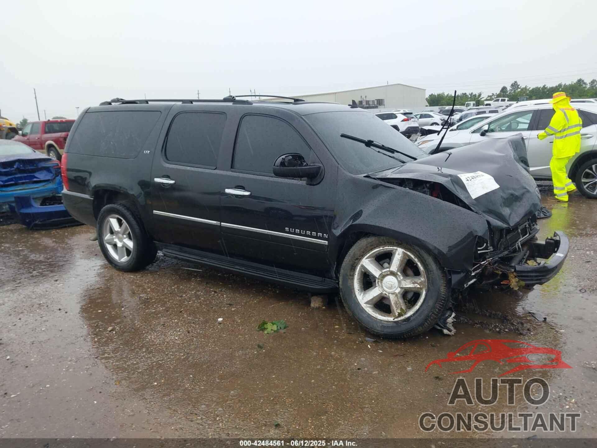 CHEVROLET SUBURBAN 1500 2011 - 1GNSCKE08BR282141