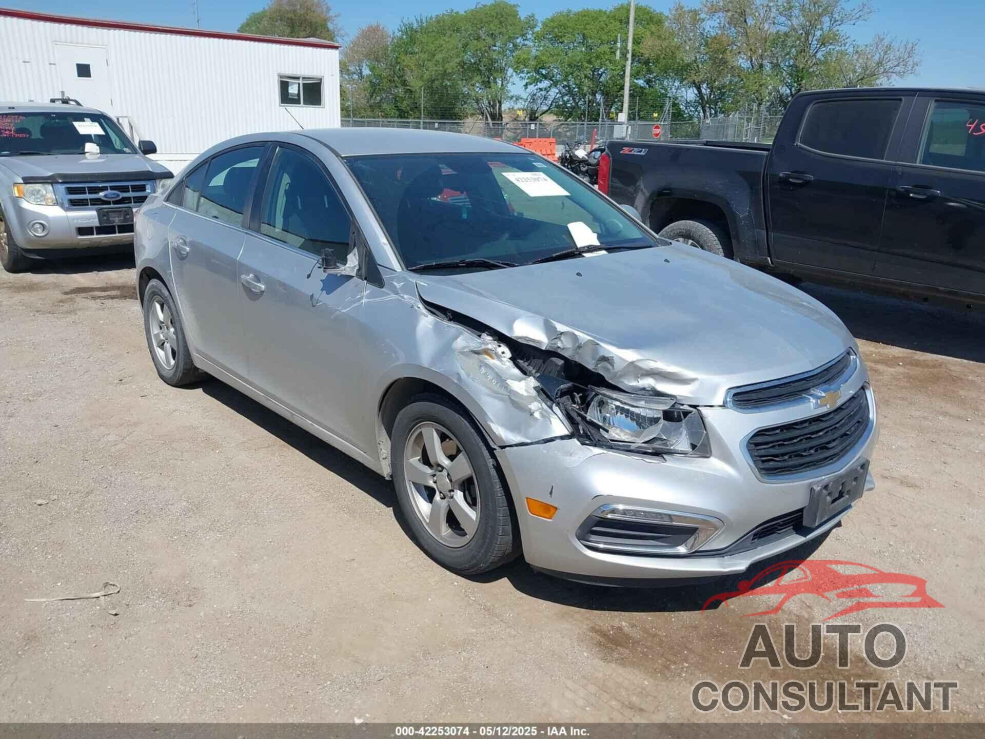 CHEVROLET CRUZE 2015 - 1G1PC5SB8F7174005