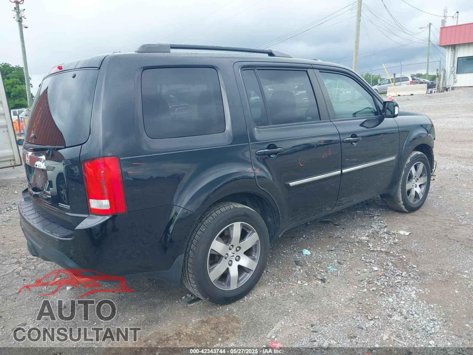 HONDA PILOT 2013 - 5FNYF3H93DB021700