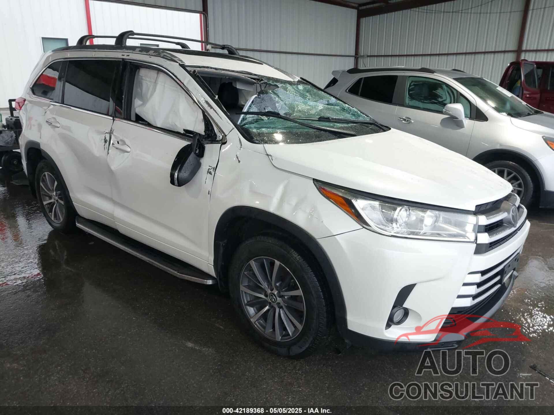 TOYOTA HIGHLANDER 2018 - 5TDKZRFH9JS536377
