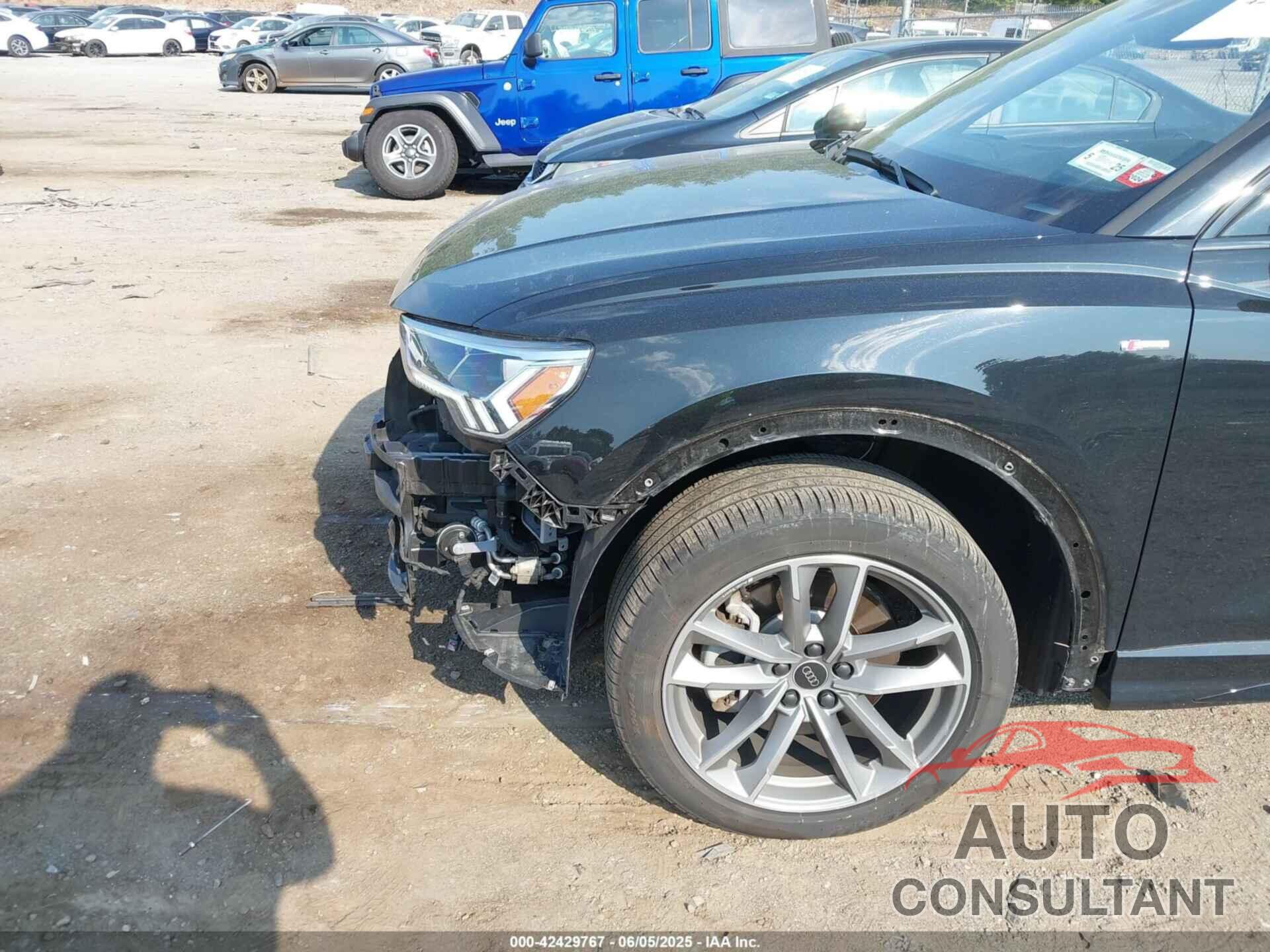AUDI Q3 2023 - WA1DECF39P1111196