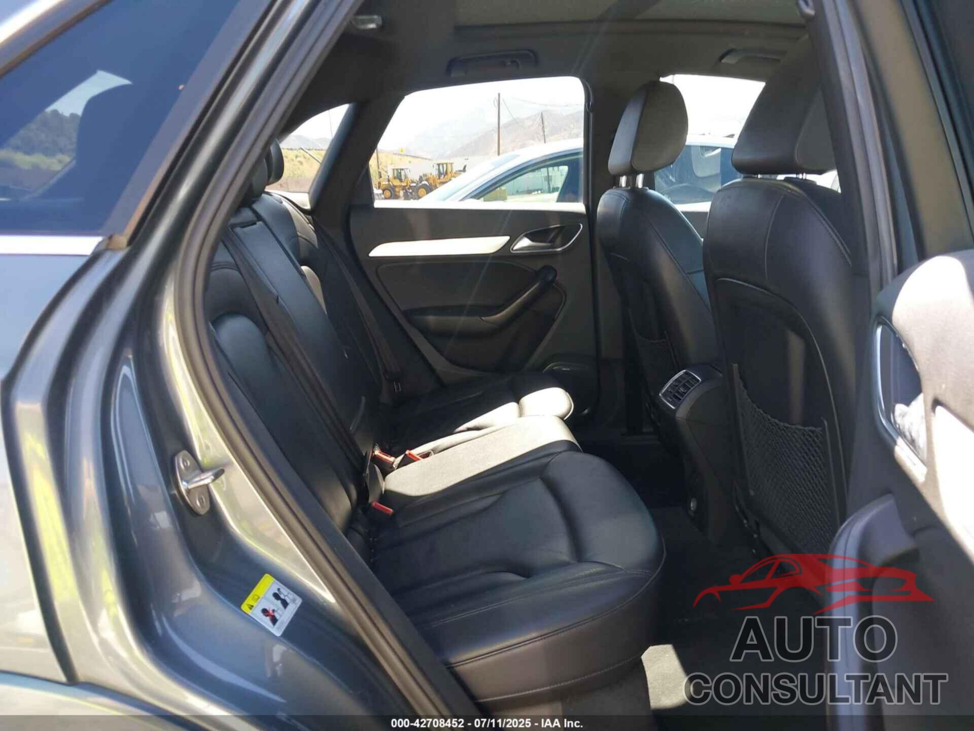 AUDI Q3 2015 - WA1GFCFSXFR014431