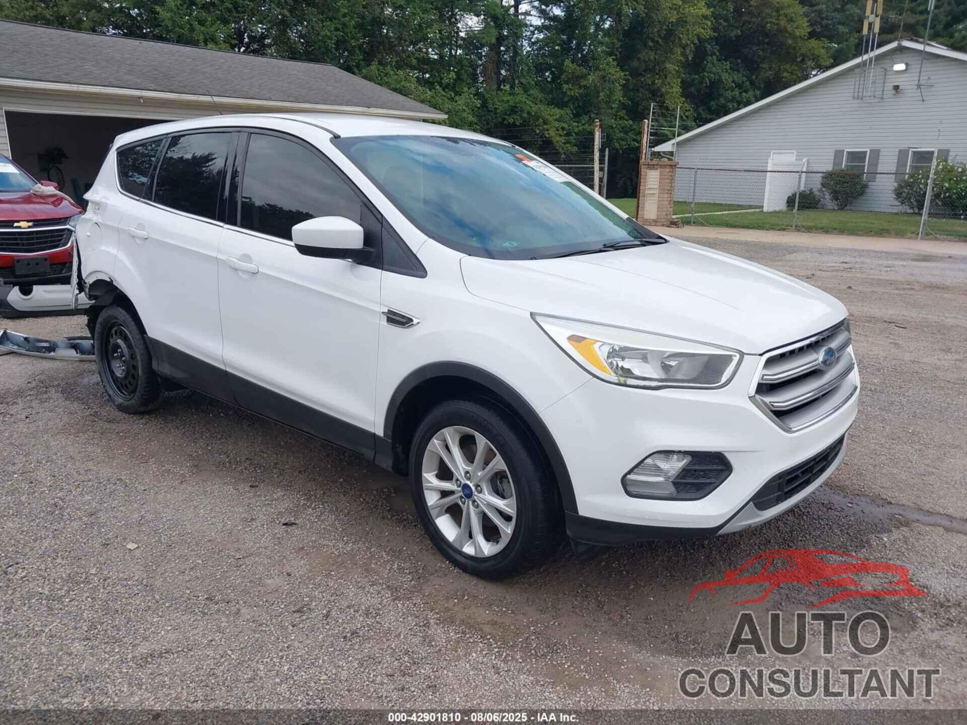 FORD ESCAPE 2017 - 1FMCU0GD5HUB49014