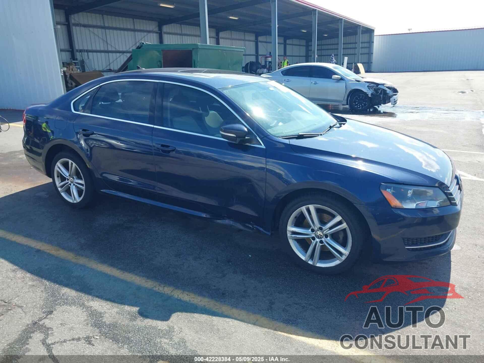 VOLKSWAGEN PASSAT 2014 - 1VWBT7A33EC051352