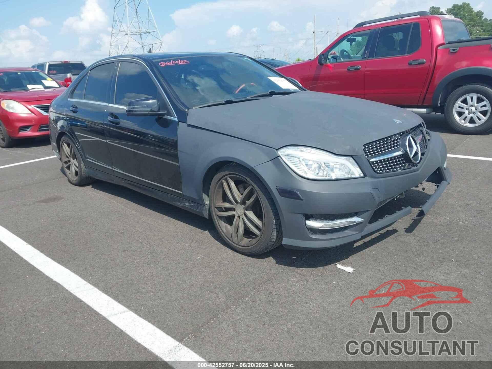 MERCEDES-BENZ C 300 2014 - WDDGF8AB8EG251039
