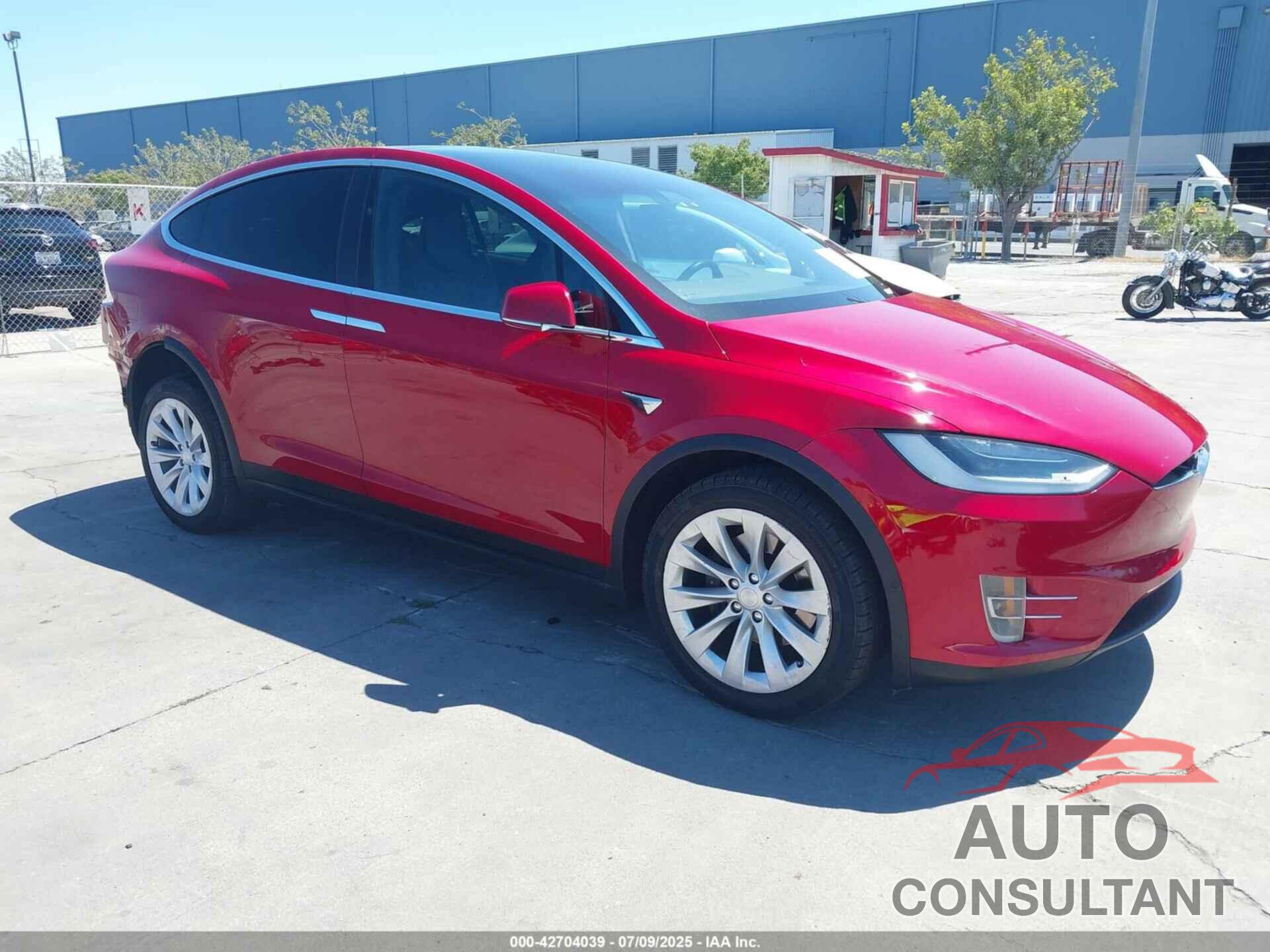 TESLA MODEL X 2019 - 5YJXCAE27KF207351