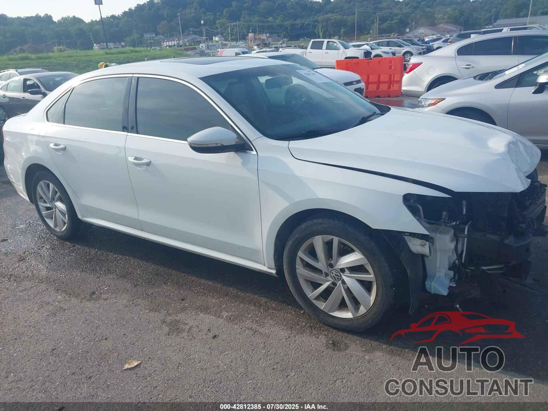 VOLKSWAGEN PASSAT 2018 - 1VWBA7A35JC032656