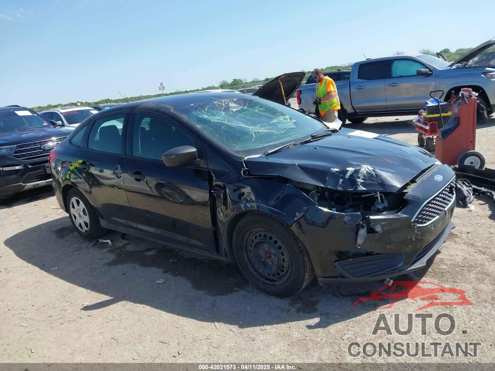 FORD FOCUS 2017 - 1FADP3E20HL244238