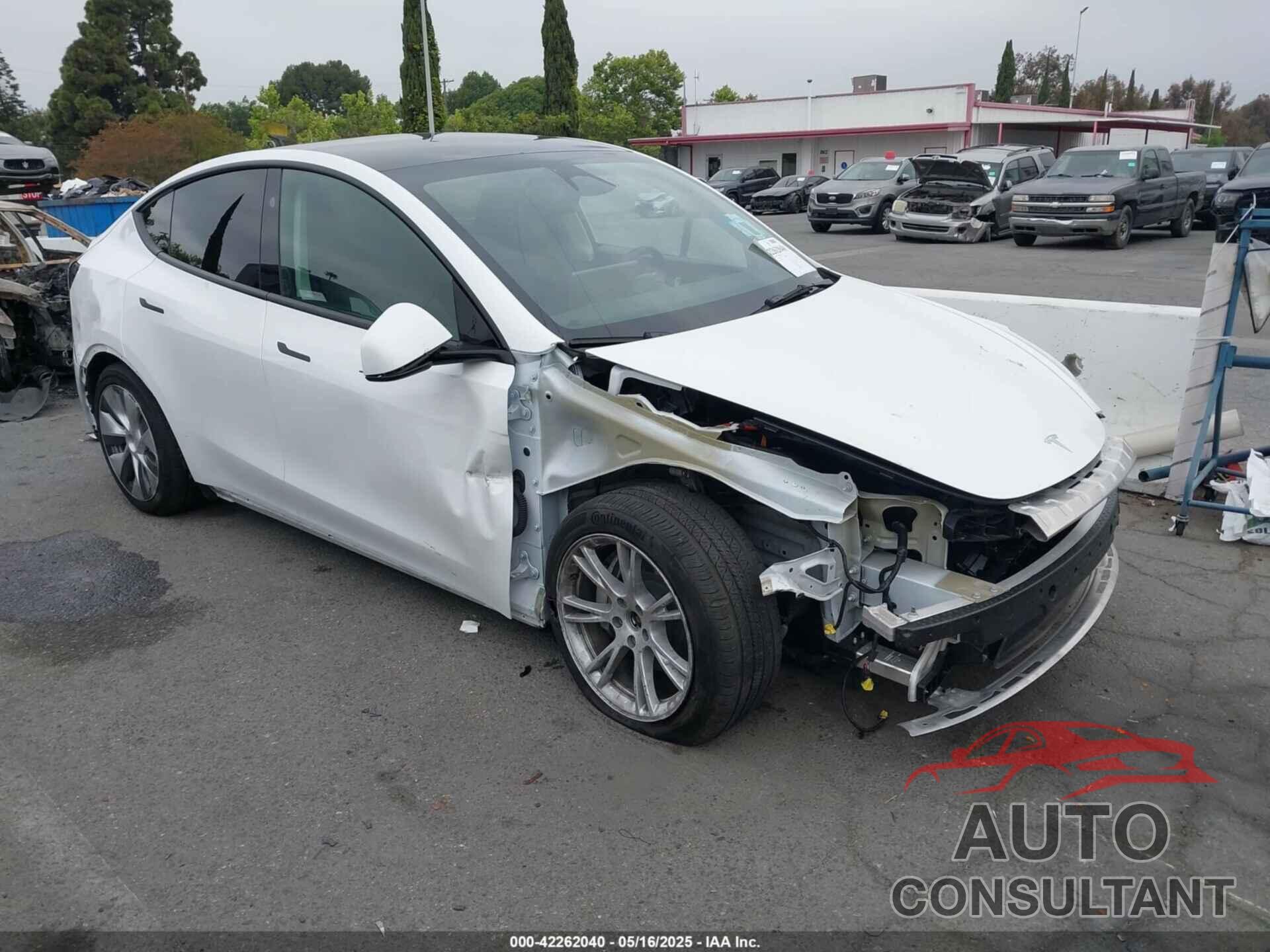 TESLA MODEL Y 2023 - 7SAYGDEE4PF807551