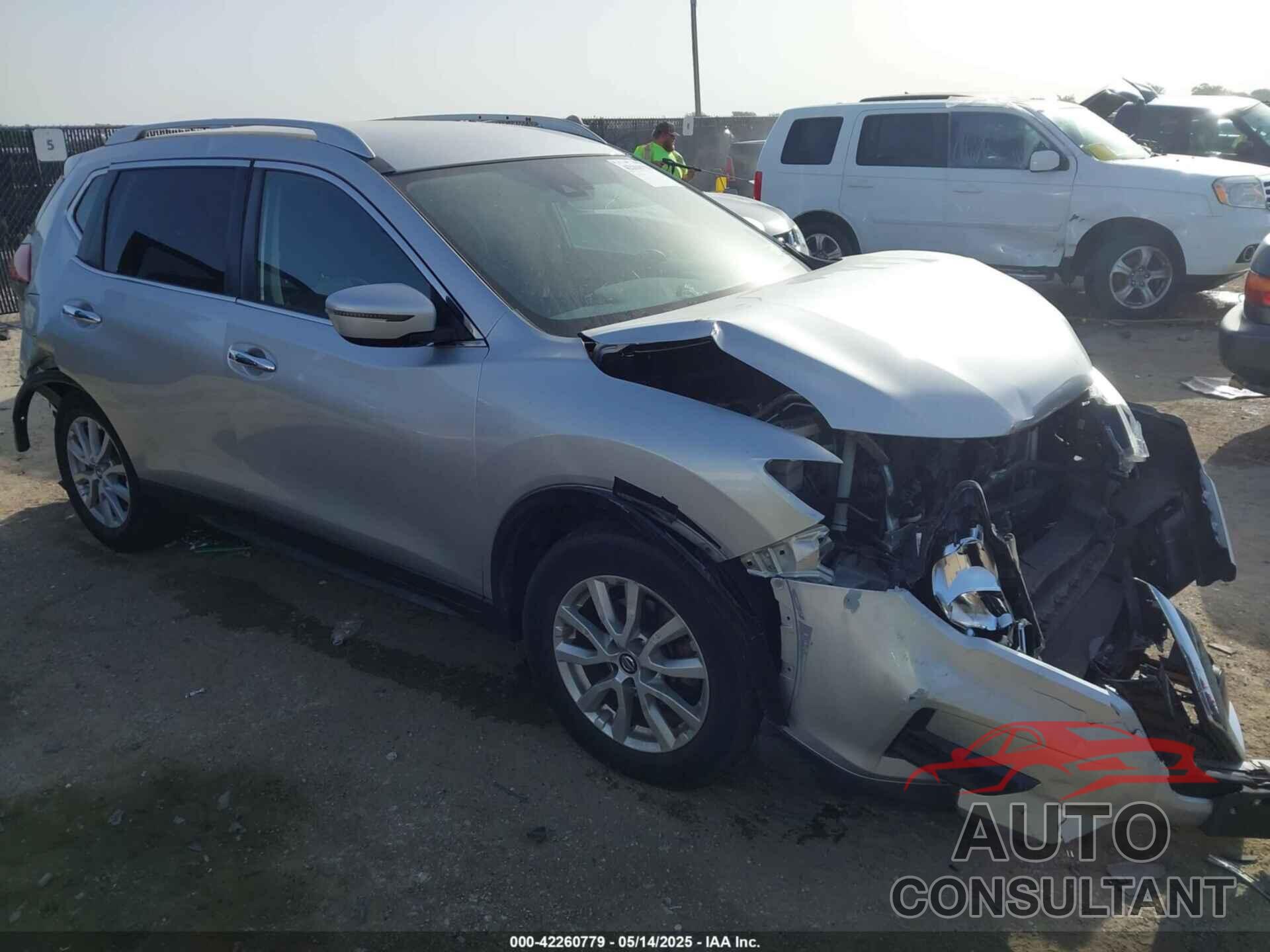 NISSAN ROGUE 2019 - KNMAT2MT0KP527901