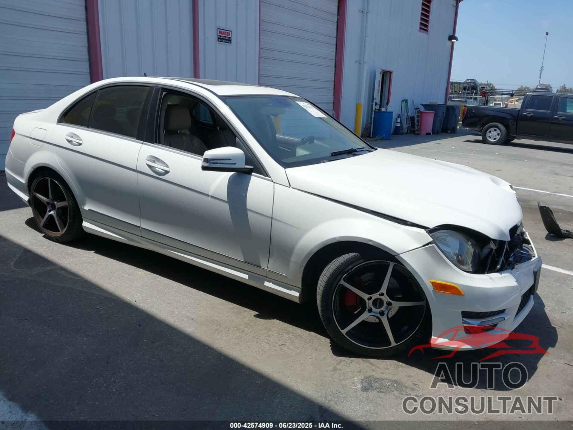 MERCEDES-BENZ C 250 2014 - WDDGF4HB7EA939471