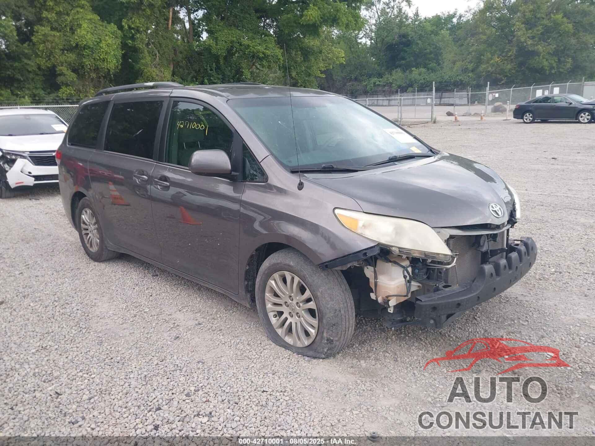 TOYOTA SIENNA 2013 - 5TDYK3DC9DS368957