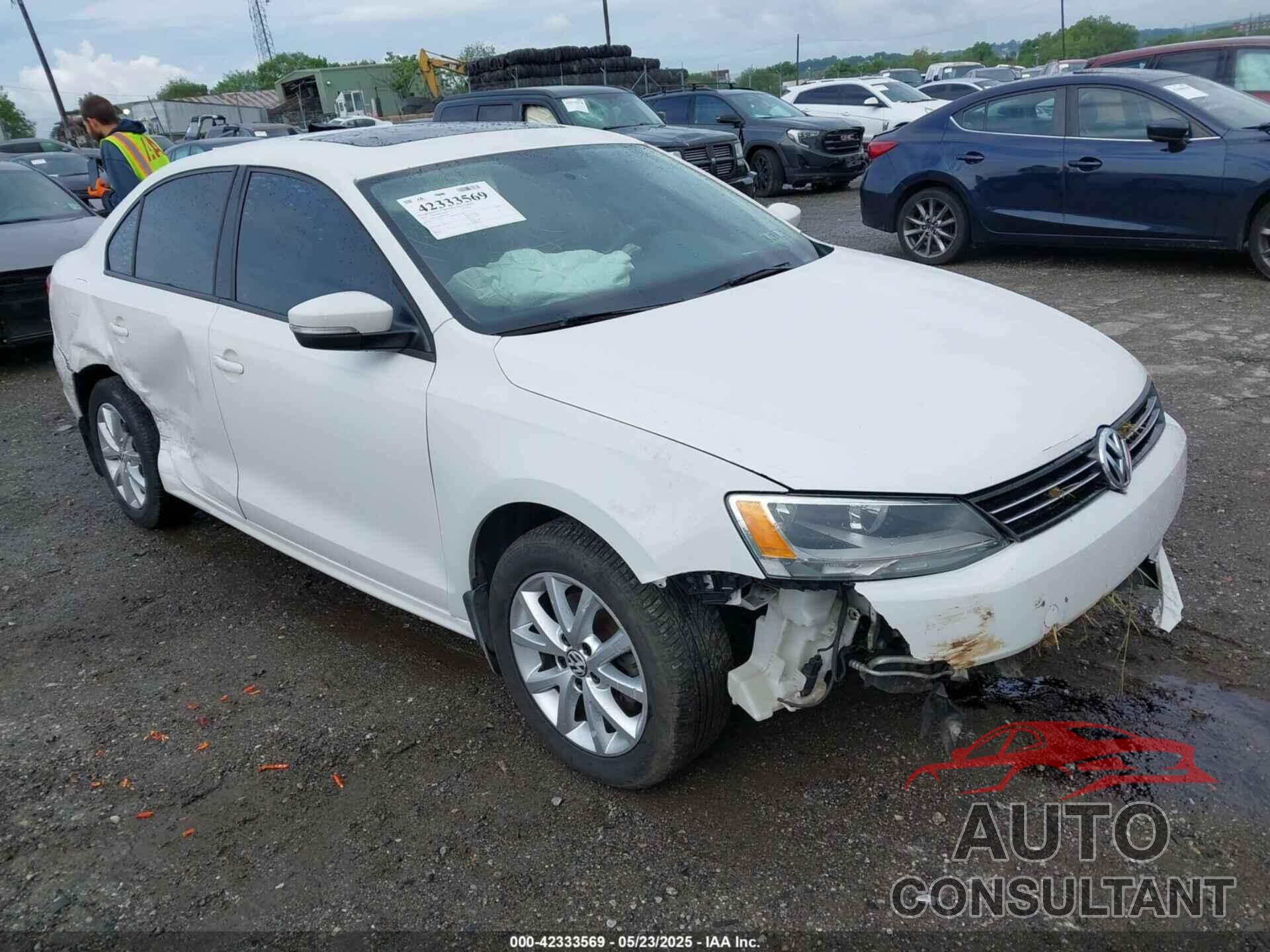 VOLKSWAGEN JETTA 2011 - 3VWBZ7AJ2BM395052