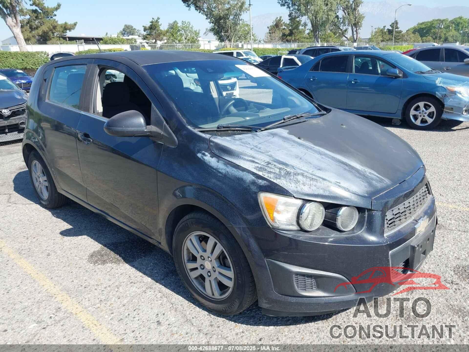 CHEVROLET SONIC 2015 - 1G1JC6SG1F4129271