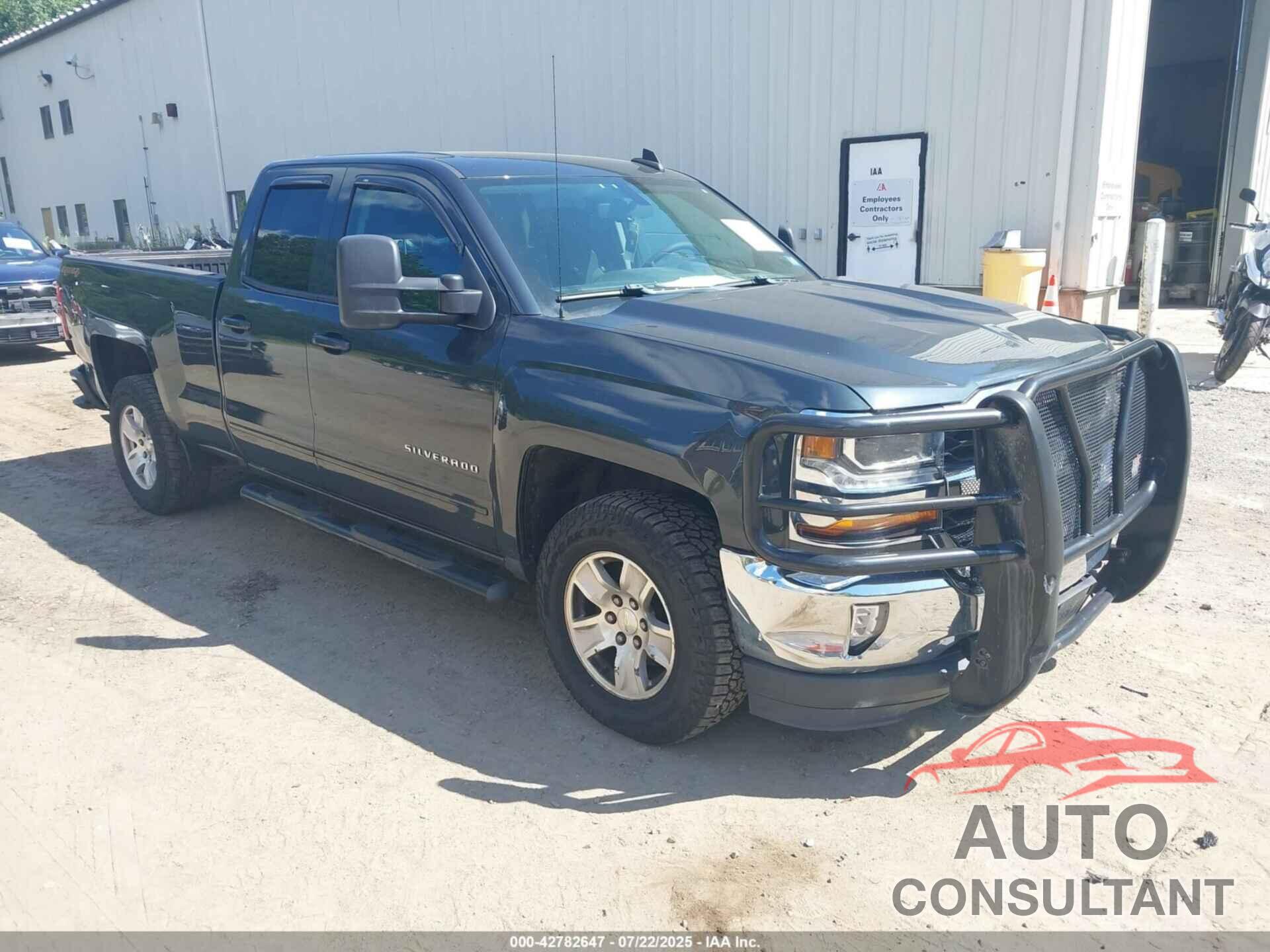 CHEVROLET SILVERADO 1500 2017 - 1GCVKREC8HZ217570
