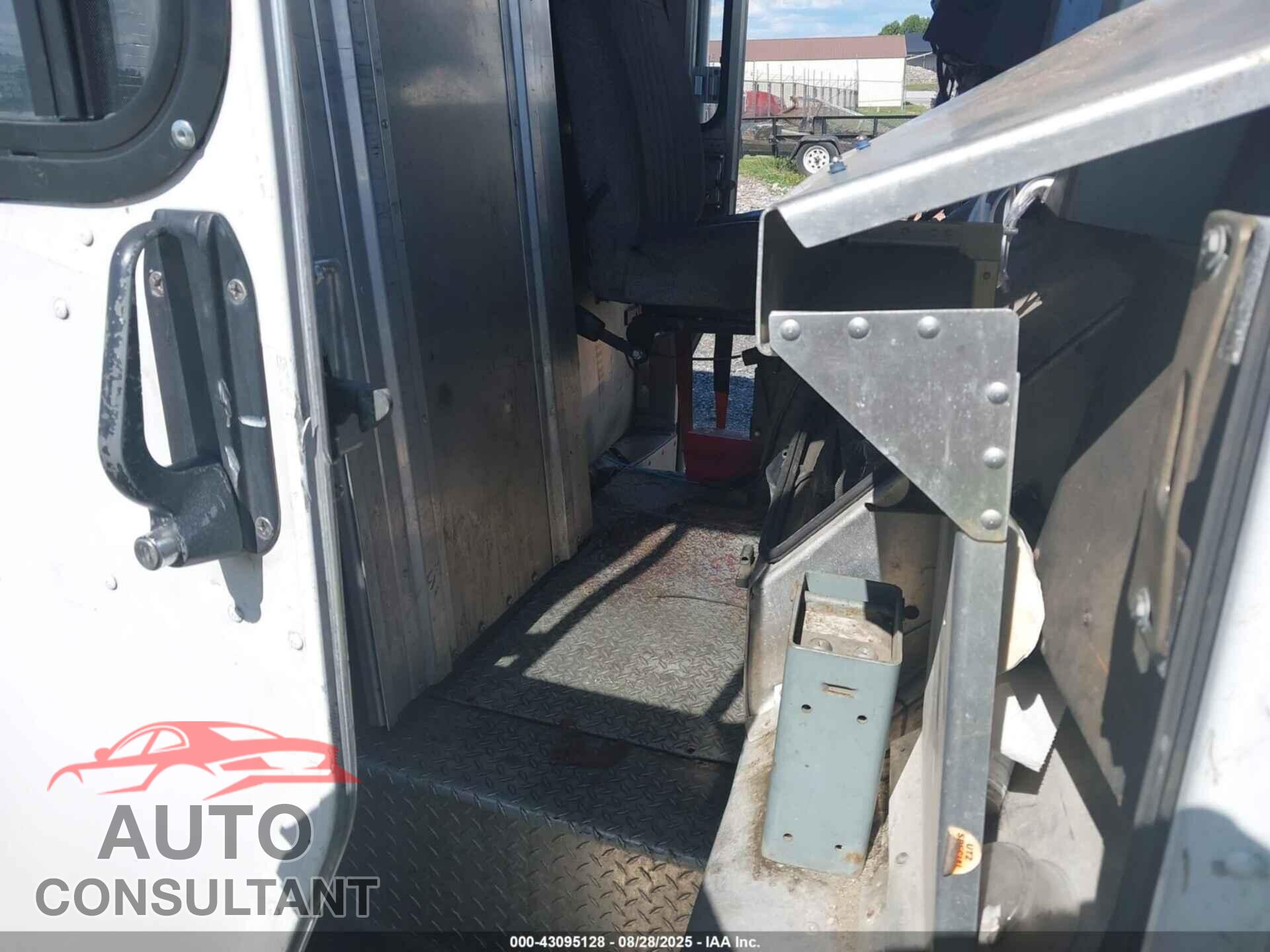 FORD E-350 STRIPPED 2011 - 1FC2E3KL4BDA55260