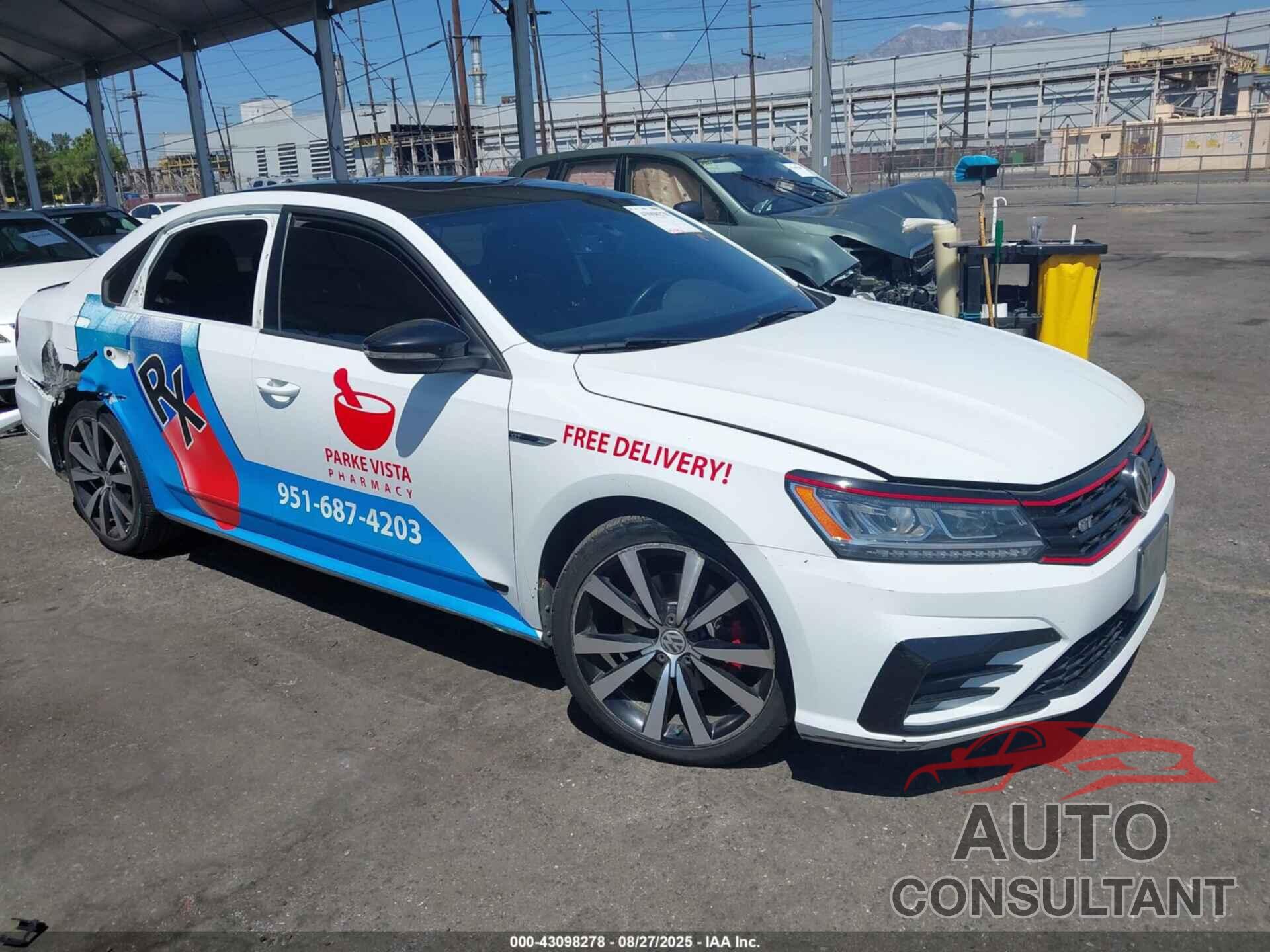 VOLKSWAGEN PASSAT 2018 - 1VWJM7A35JC040209