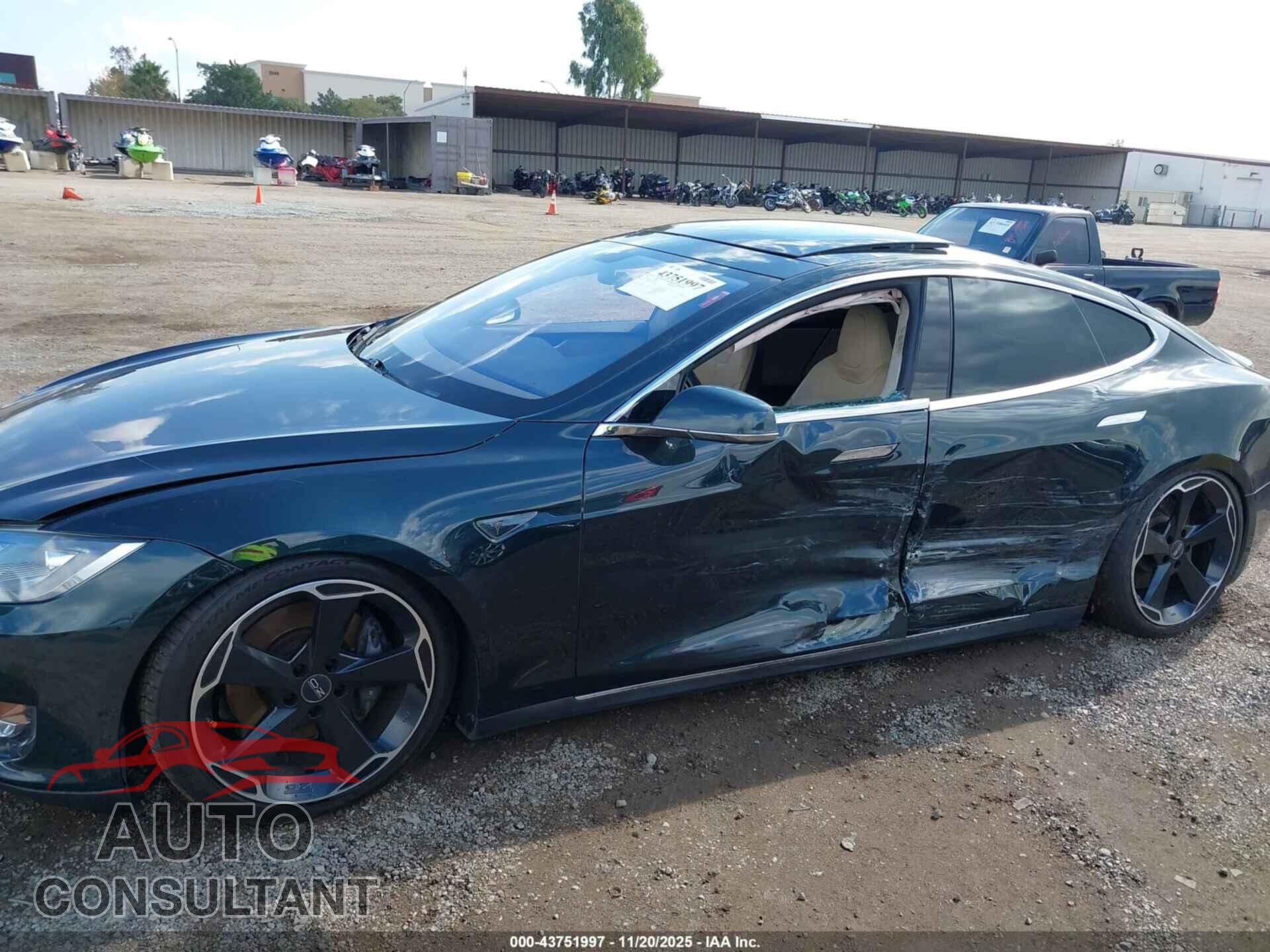 TESLA MODEL S 2012 - 5YJSA1DP2CFP01471