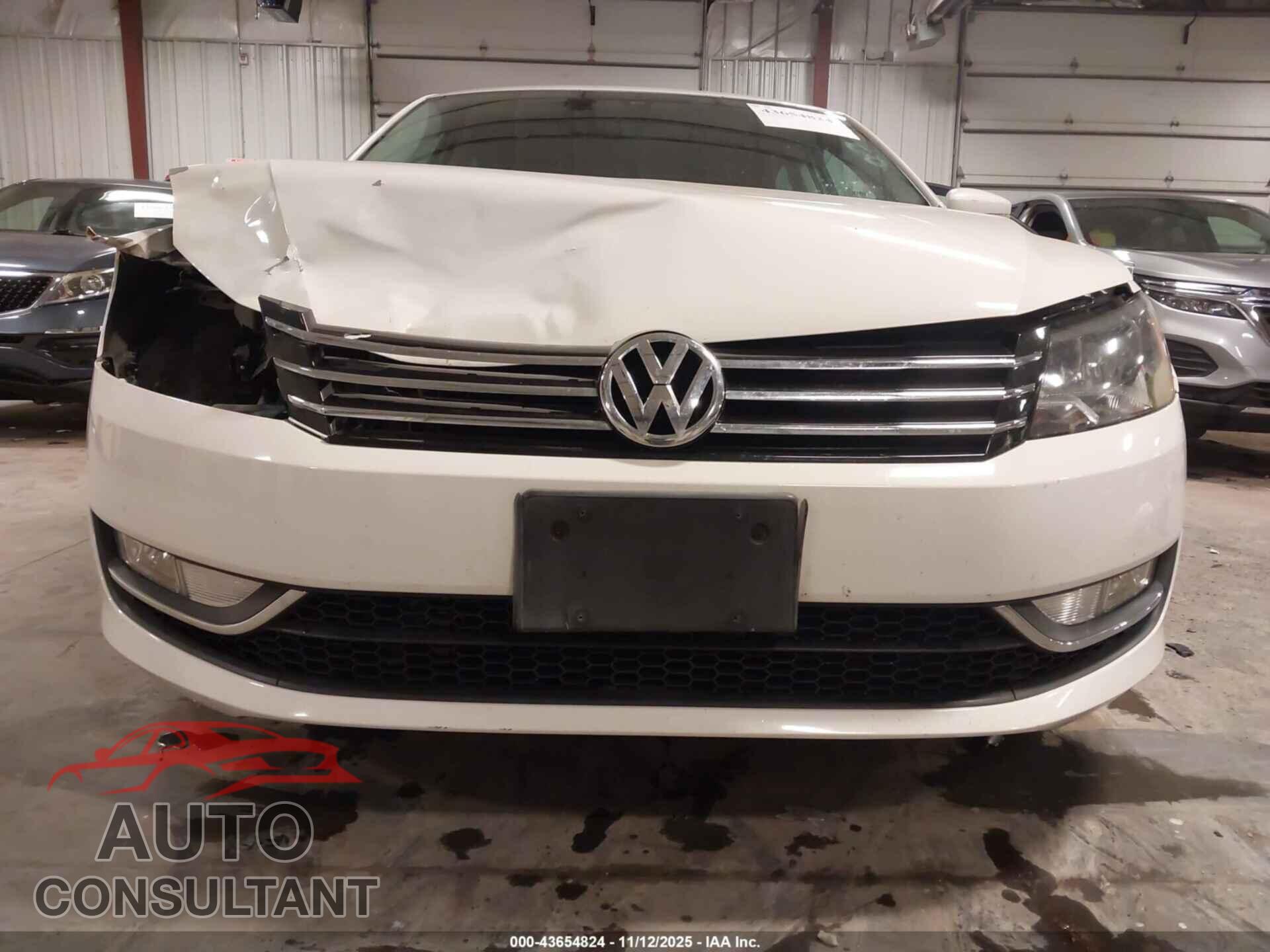 VOLKSWAGEN PASSAT 2015 - 1VWAT7A31FC096352