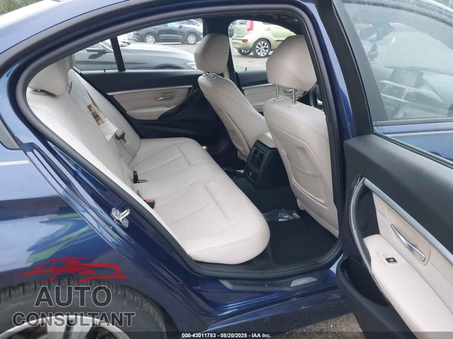 BMW 328I 2016 - WBA8E3G50GNU02019