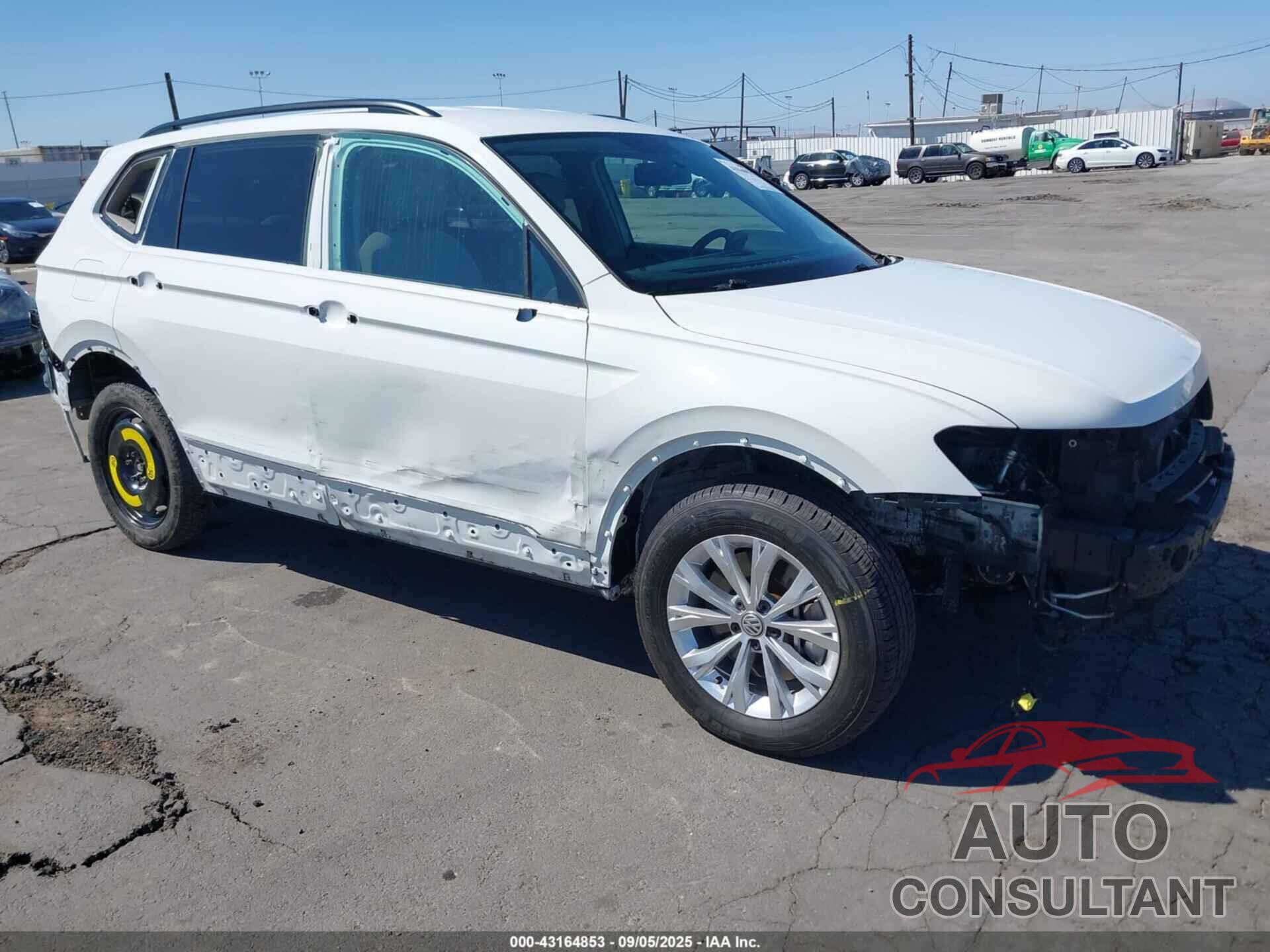 VOLKSWAGEN TIGUAN 2018 - 3VV1B7AX2JM020785