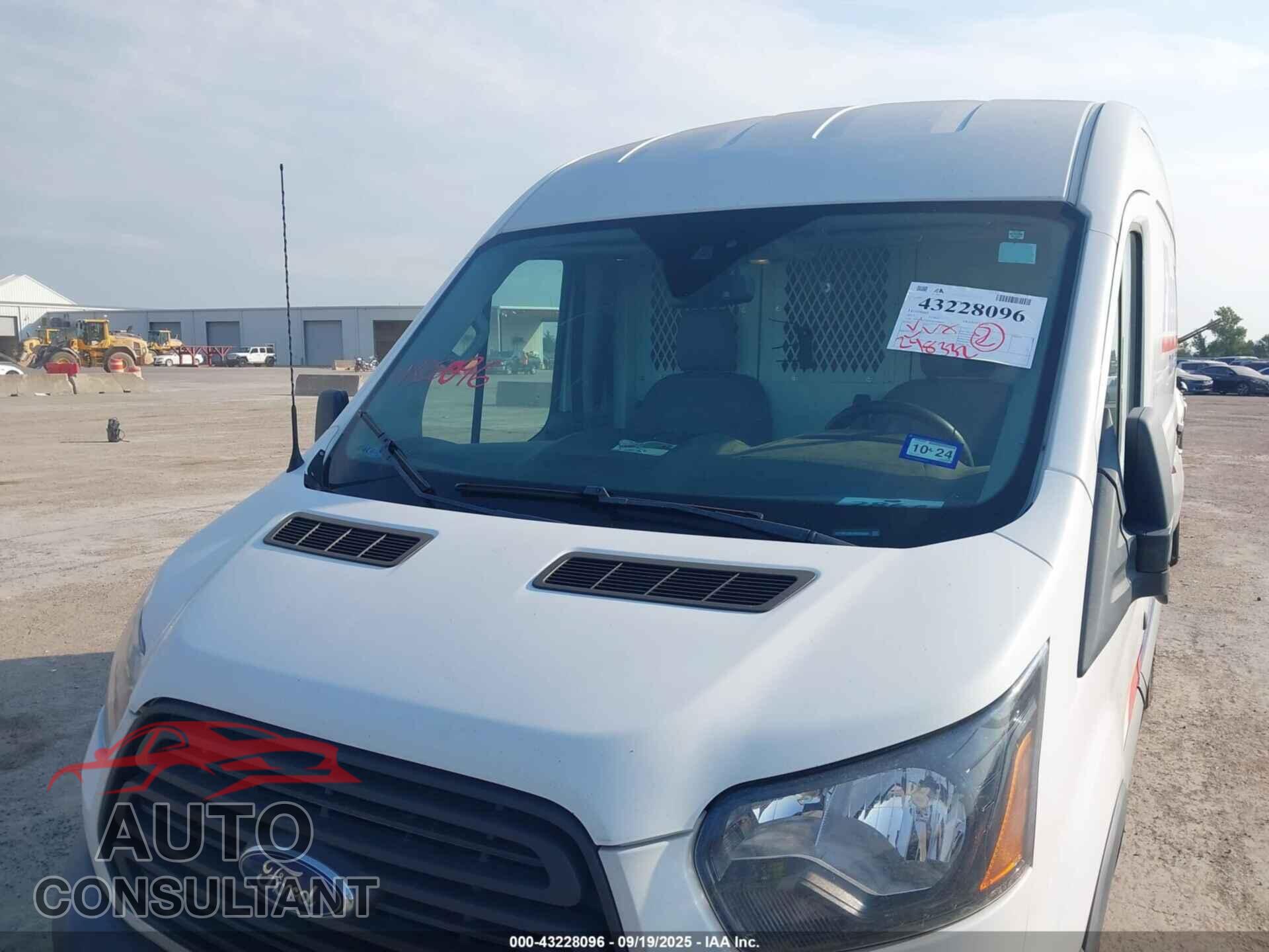 FORD TRANSIT-250 2017 - 1FTYR1CM4HKB00664