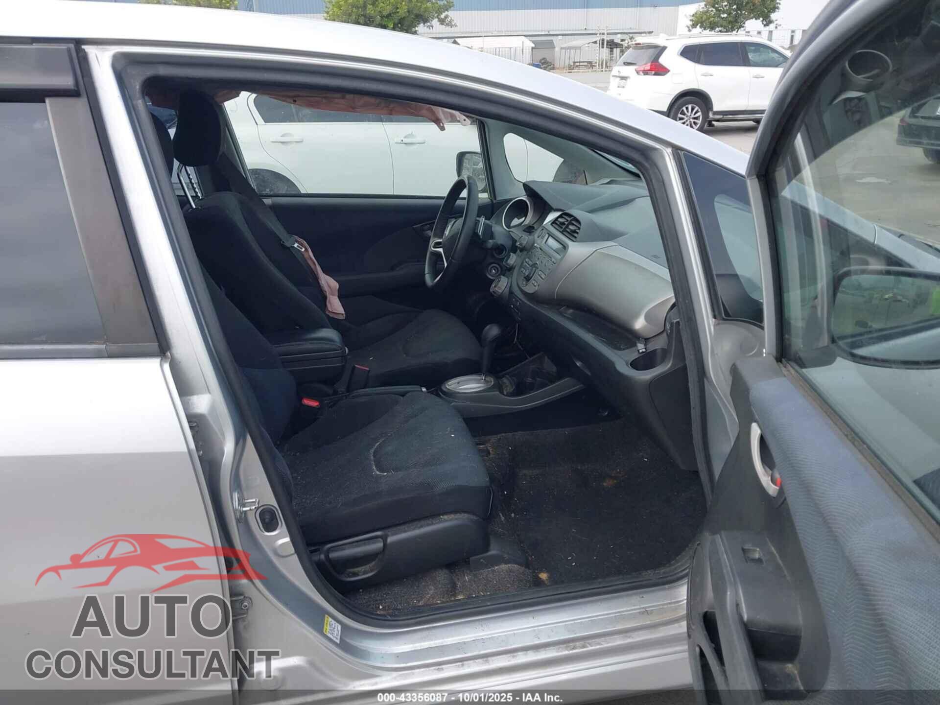 HONDA FIT 2011 - JHMGE8H53BC014165