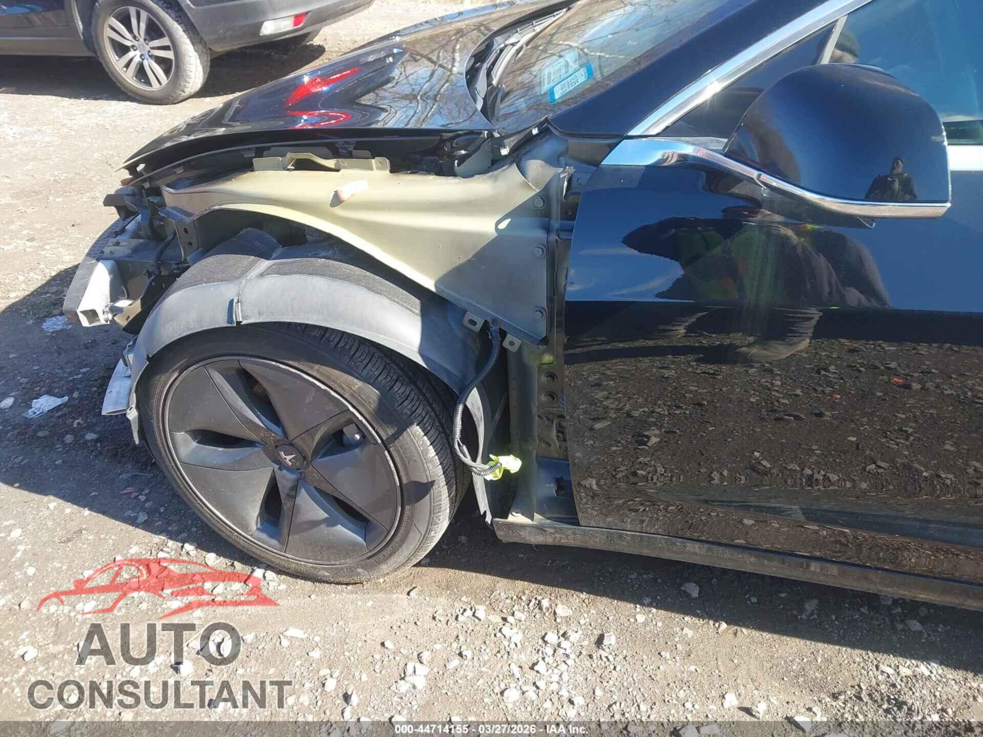TESLA MODEL 3 2019 - 5YJ3E1EB7KF384314