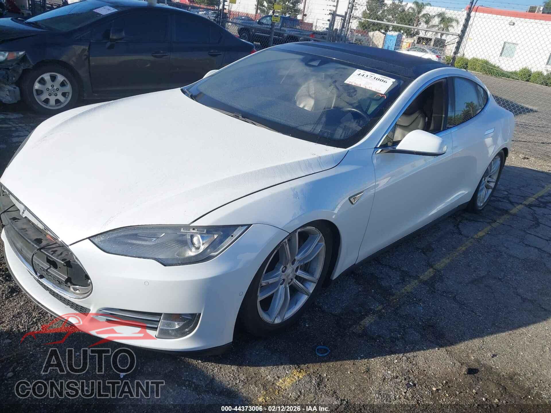 TESLA MODEL S 2015 - 5YJSA1H22FF097598