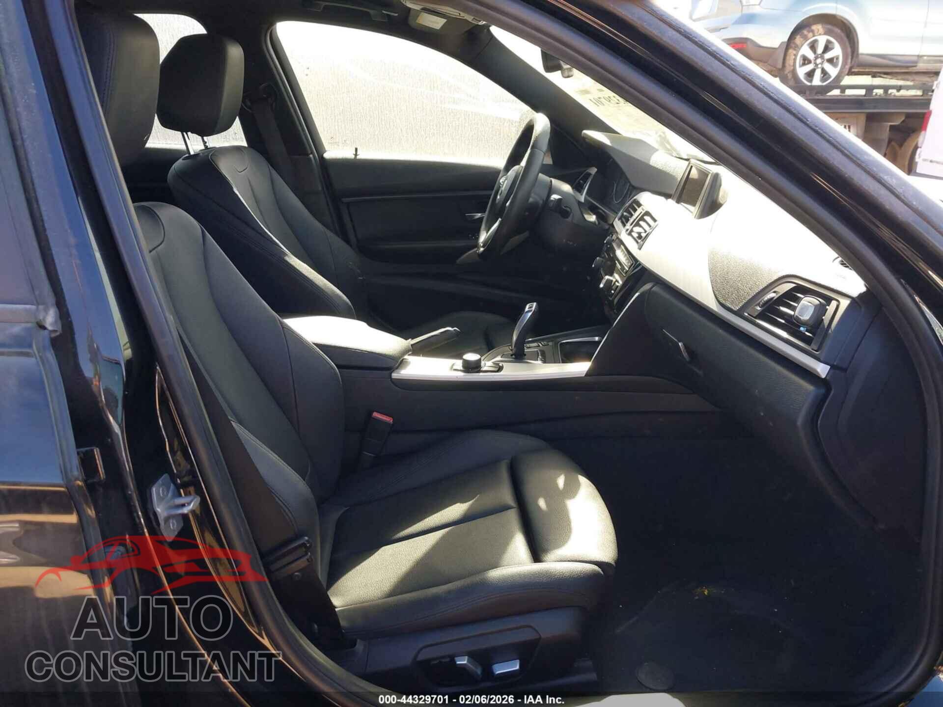 BMW 320I 2016 - WBA8E1G56GNU10808