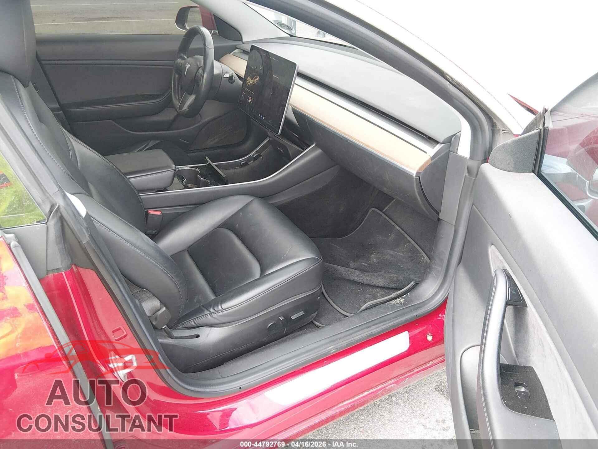 TESLA MODEL 3 2018 - 5YJ3E1EA3JF102952