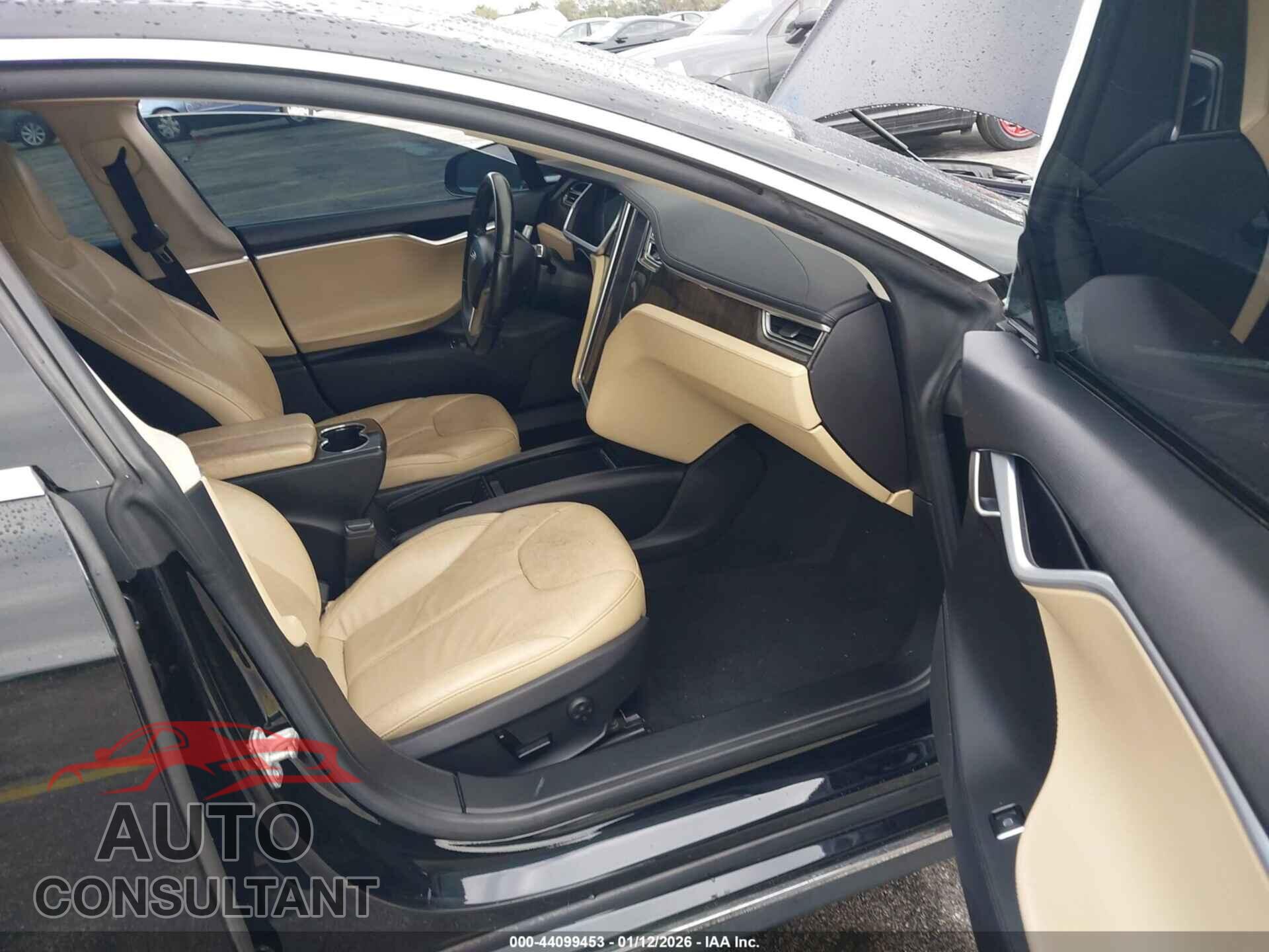 TESLA MODEL S 2013 - 5YJSA1DN0DFP12081