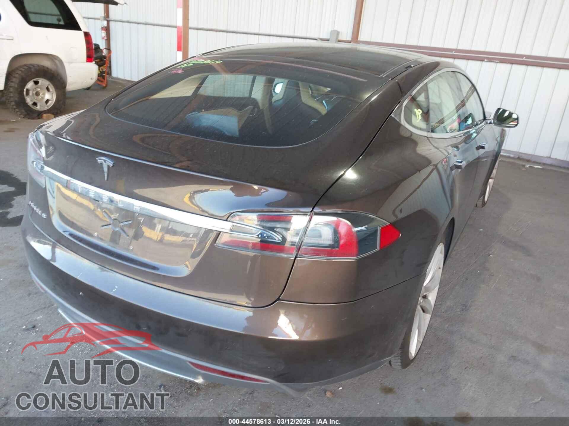 TESLA MODEL S 2013 - 5YJSA1DN6DFP06074