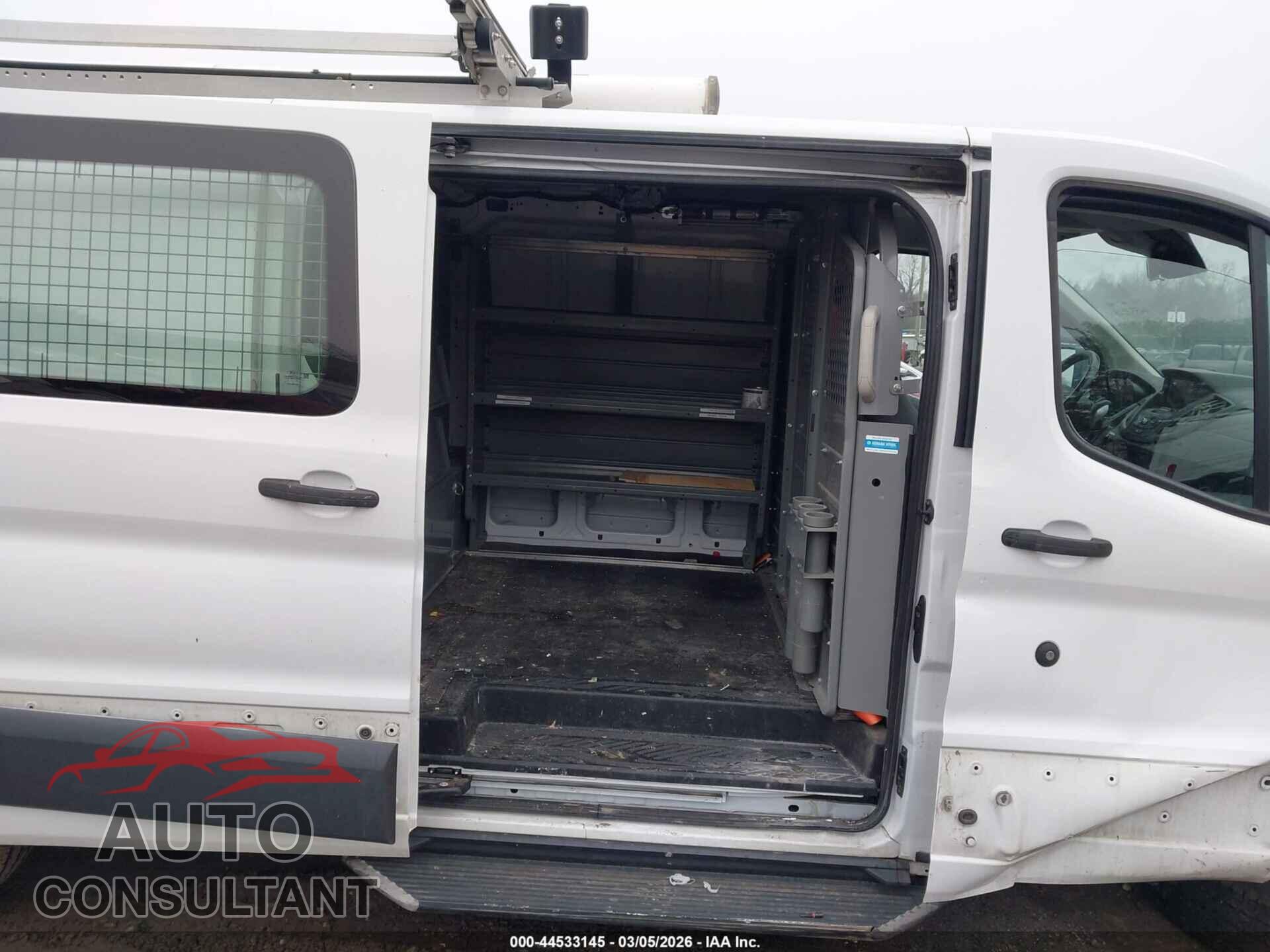 FORD TRANSIT-150 2018 - 1FTYE2YM3JKB16175