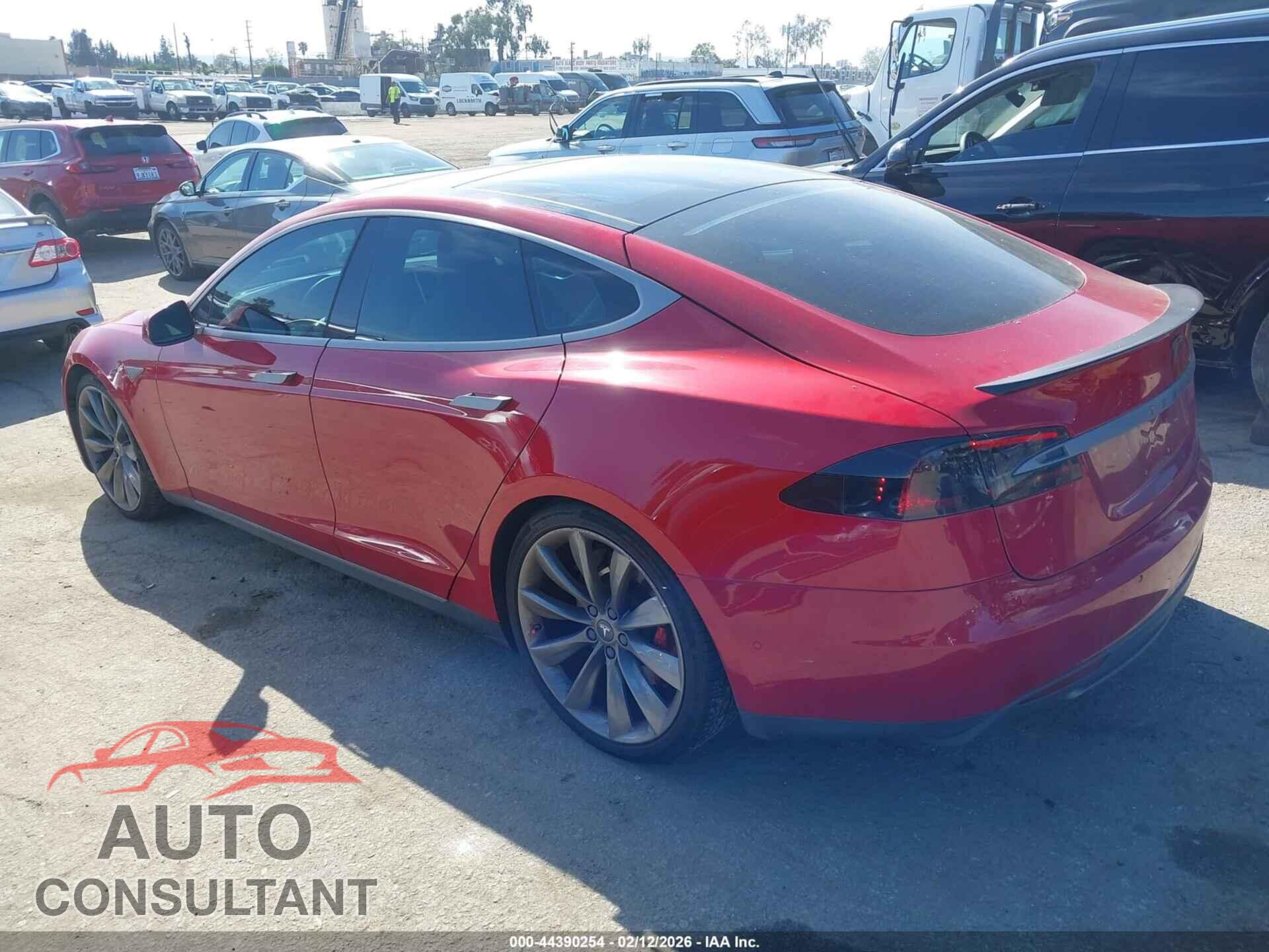 TESLA MODEL S 2015 - 5YJSA1E40FF108409